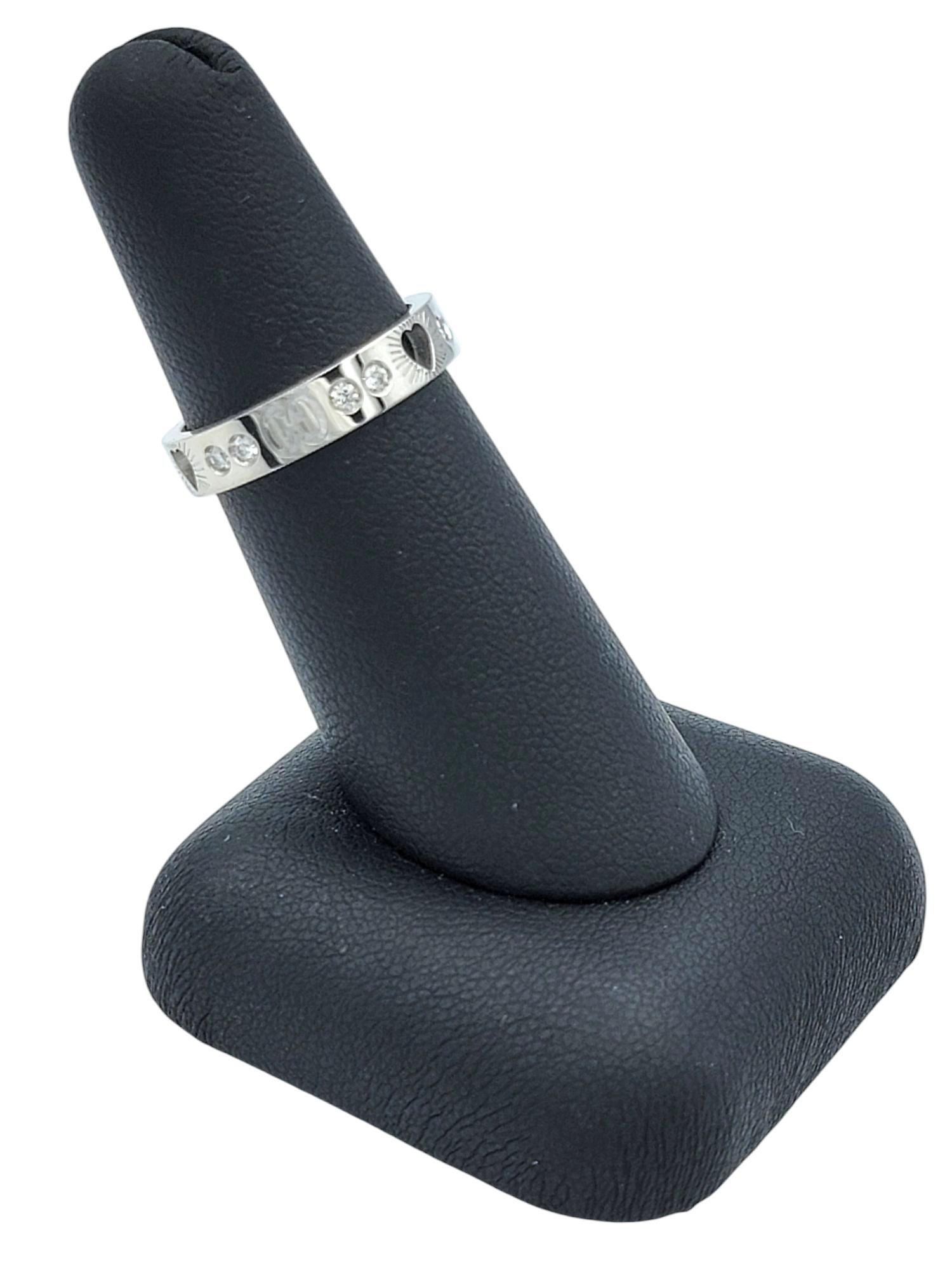 Gucci Icon Diamond Band Ring with Heart Cutout in 18 Karat White Gold, Size 6.25 For Sale 6