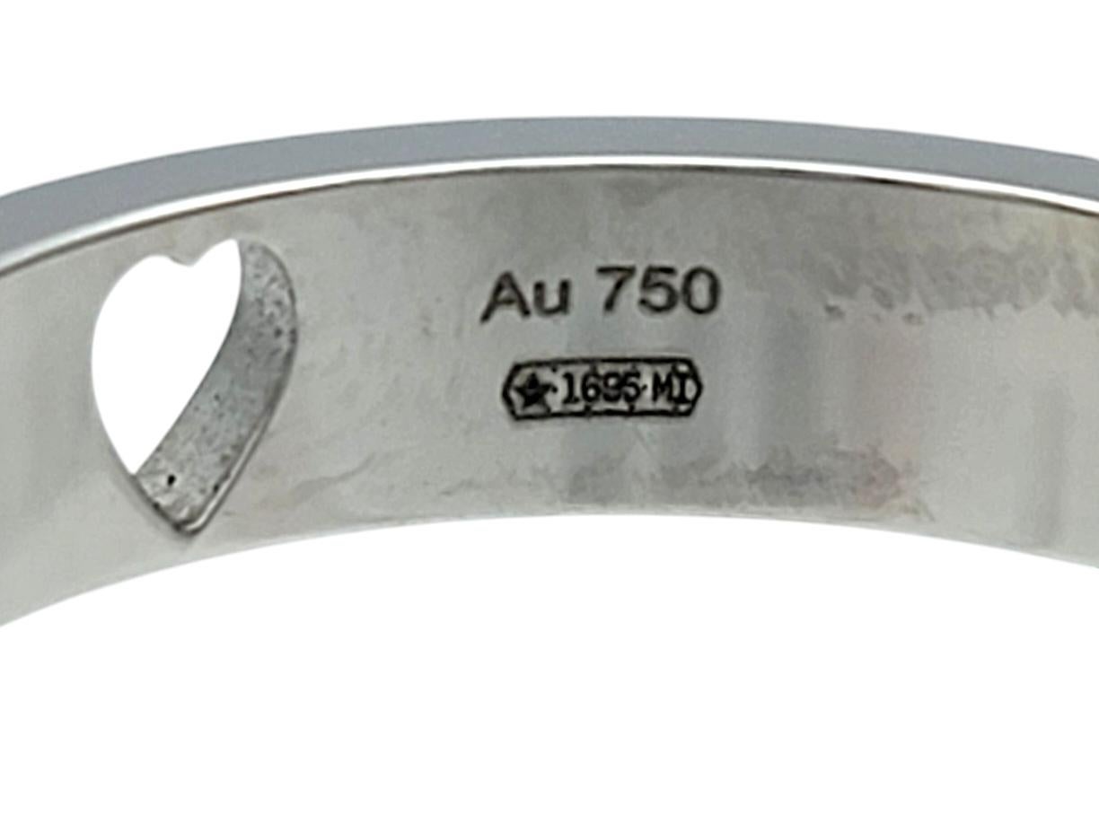Gucci Icon Diamond Band Ring with Heart Cutout in 18 Karat White Gold, Size 6.75 In Good Condition For Sale In Scottsdale, AZ