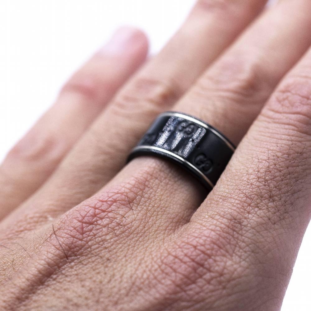 GUCCI ICON Men's Ring in White Gold and Black Ceramic In Good Condition In Barcelona, CT