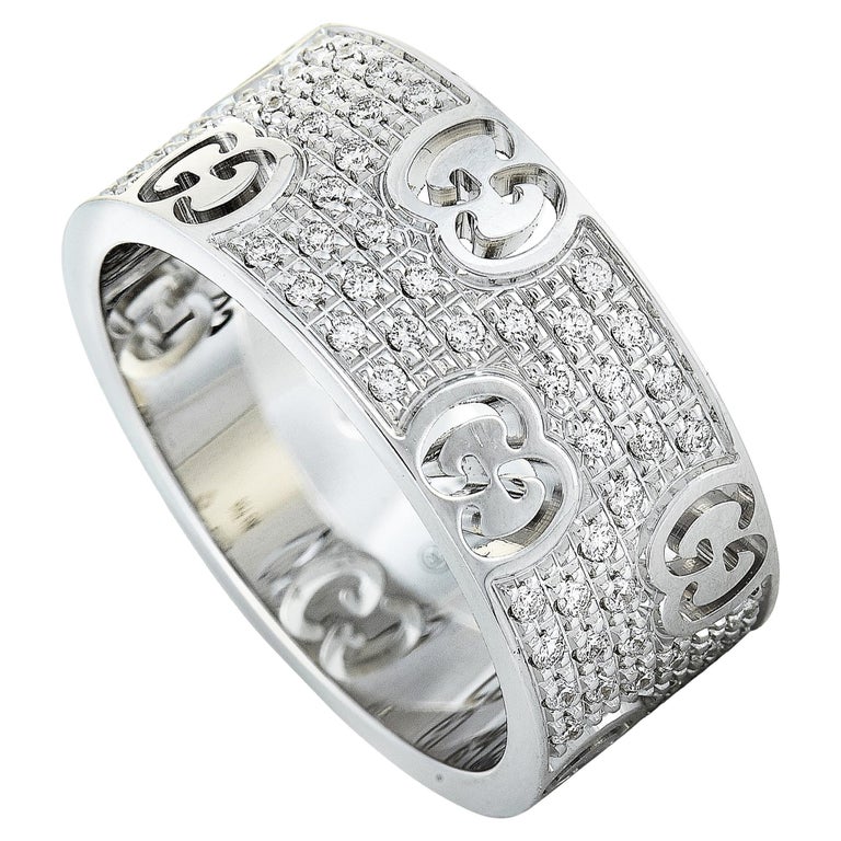 Gucci Icon Stardust 18 Karat White Gold Diamond Band Ring at  