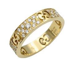 Gucci Icon Stardust Pavé Diamond Band Ring Set in Polished 18 Karat Yellow Gold