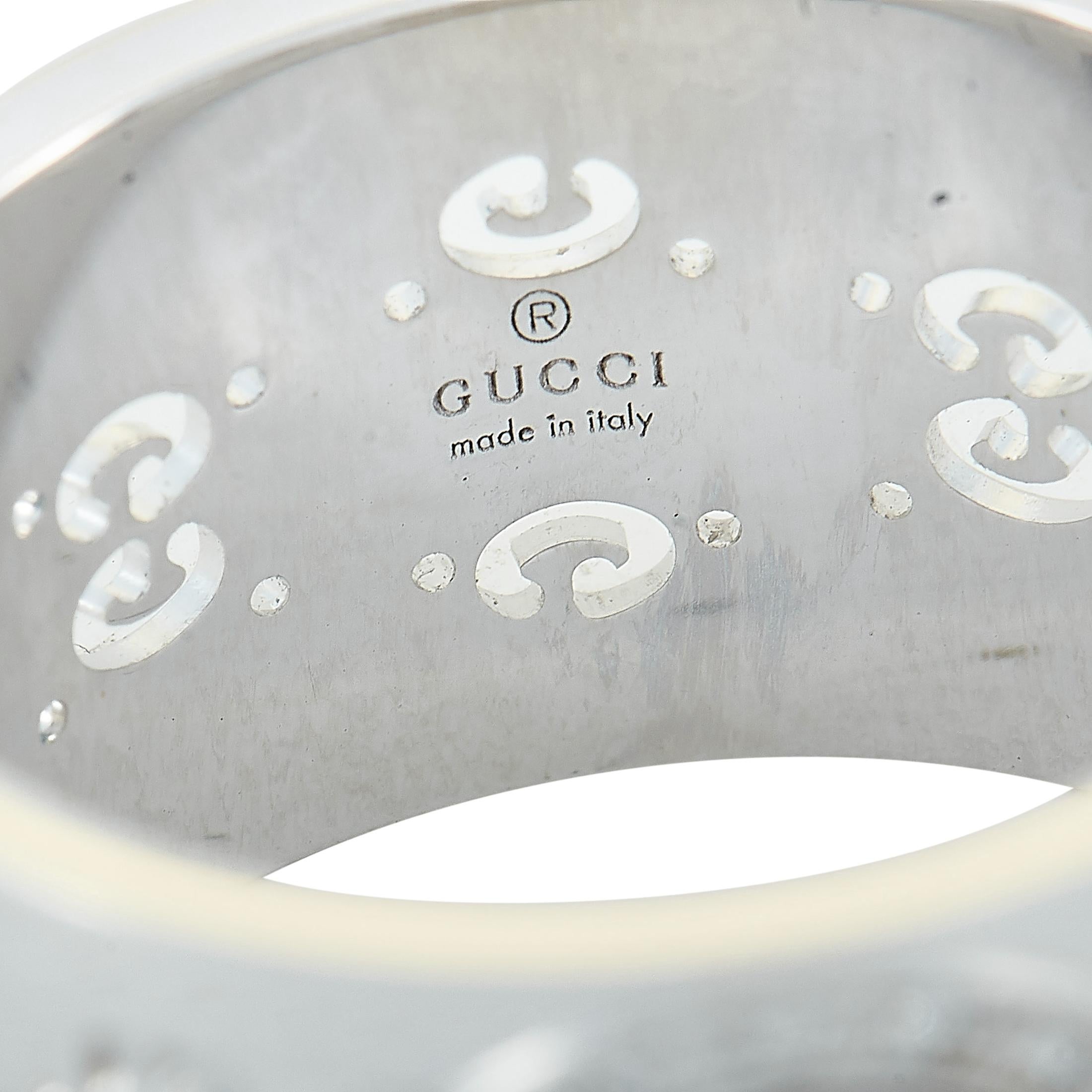 Round Cut Gucci Icon Twirl 18 Karat White Gold Diamond Band Ring