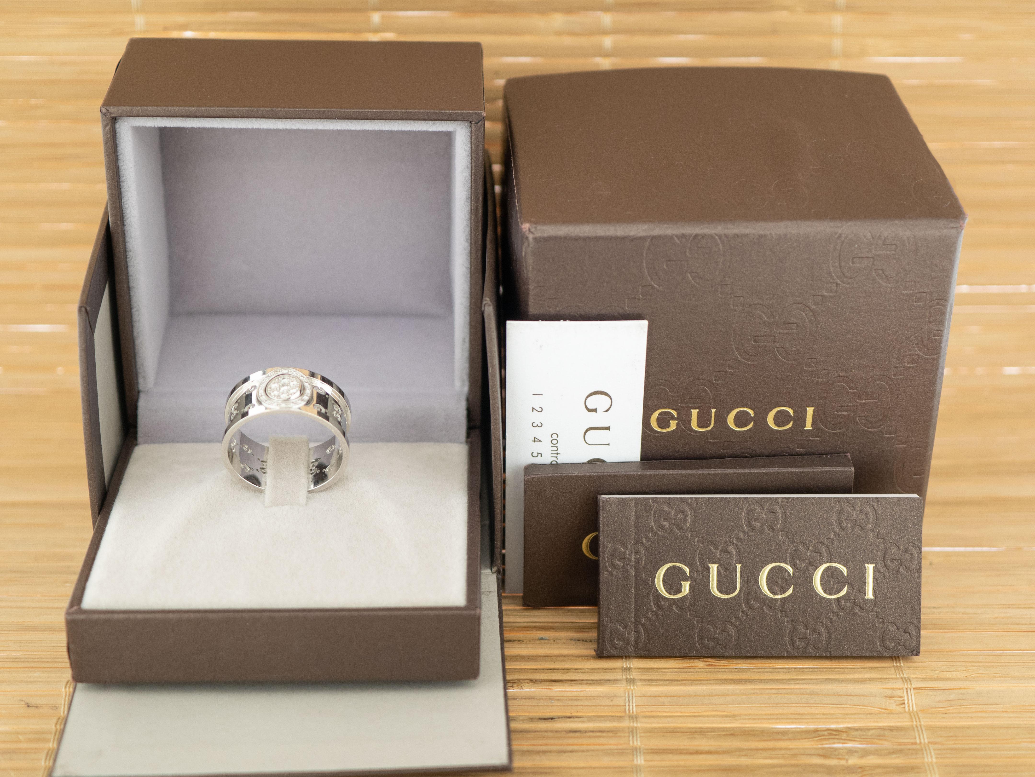 Round Cut Gucci Icon Twirl 18 Karat White Gold Diamond Ring