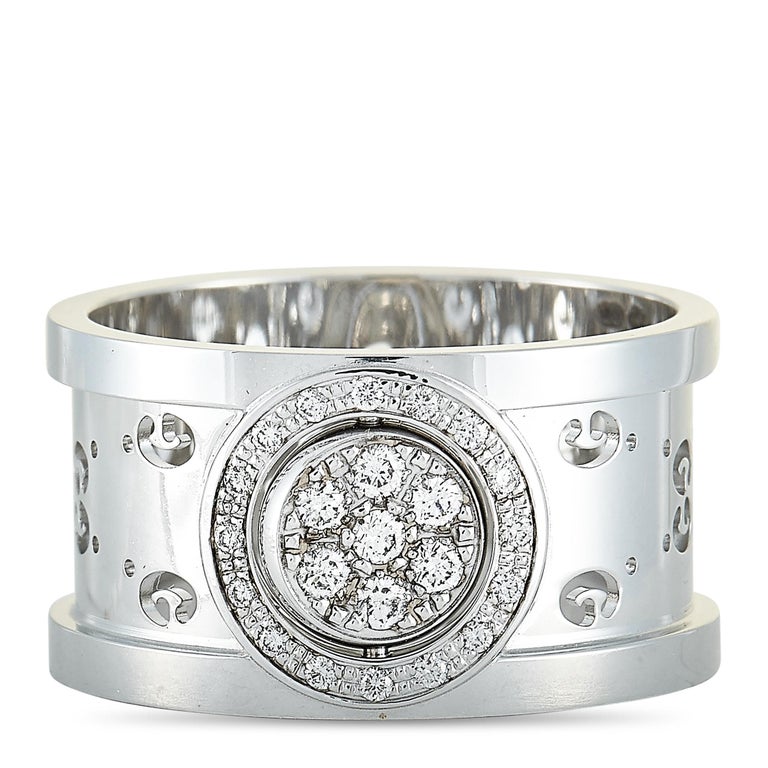 Gucci Icon Twirl 18 Karat White Gold Diamond Band Ring at  display picture 3