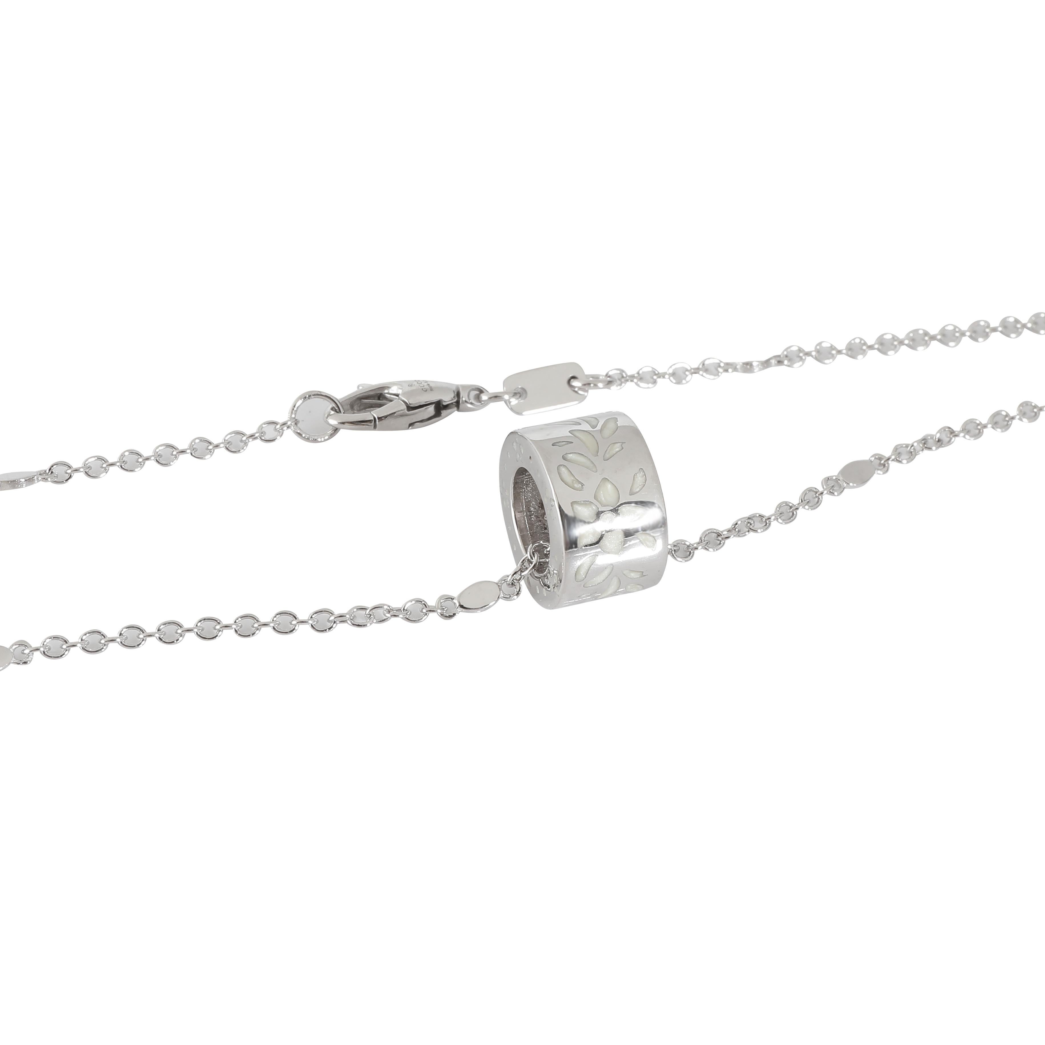 Gucci Icon White Enamel Blossom Necklace in 18k White Gold In Excellent Condition For Sale In New York, NY