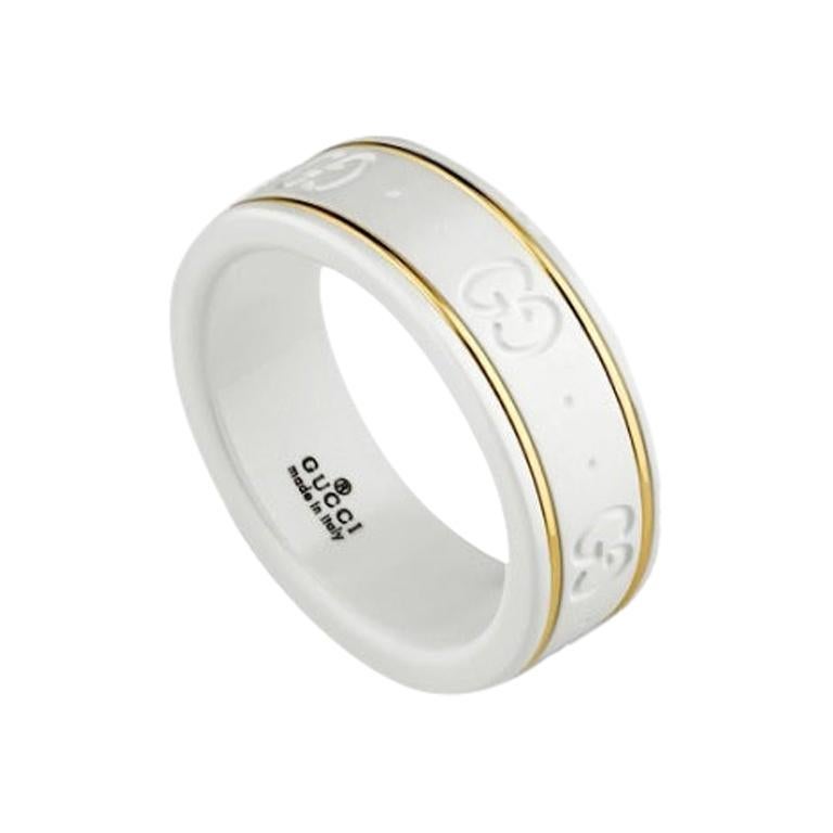 Gucci Yellow Gold with Zirconia Engraved GG Ring For Sale at 1stDibs