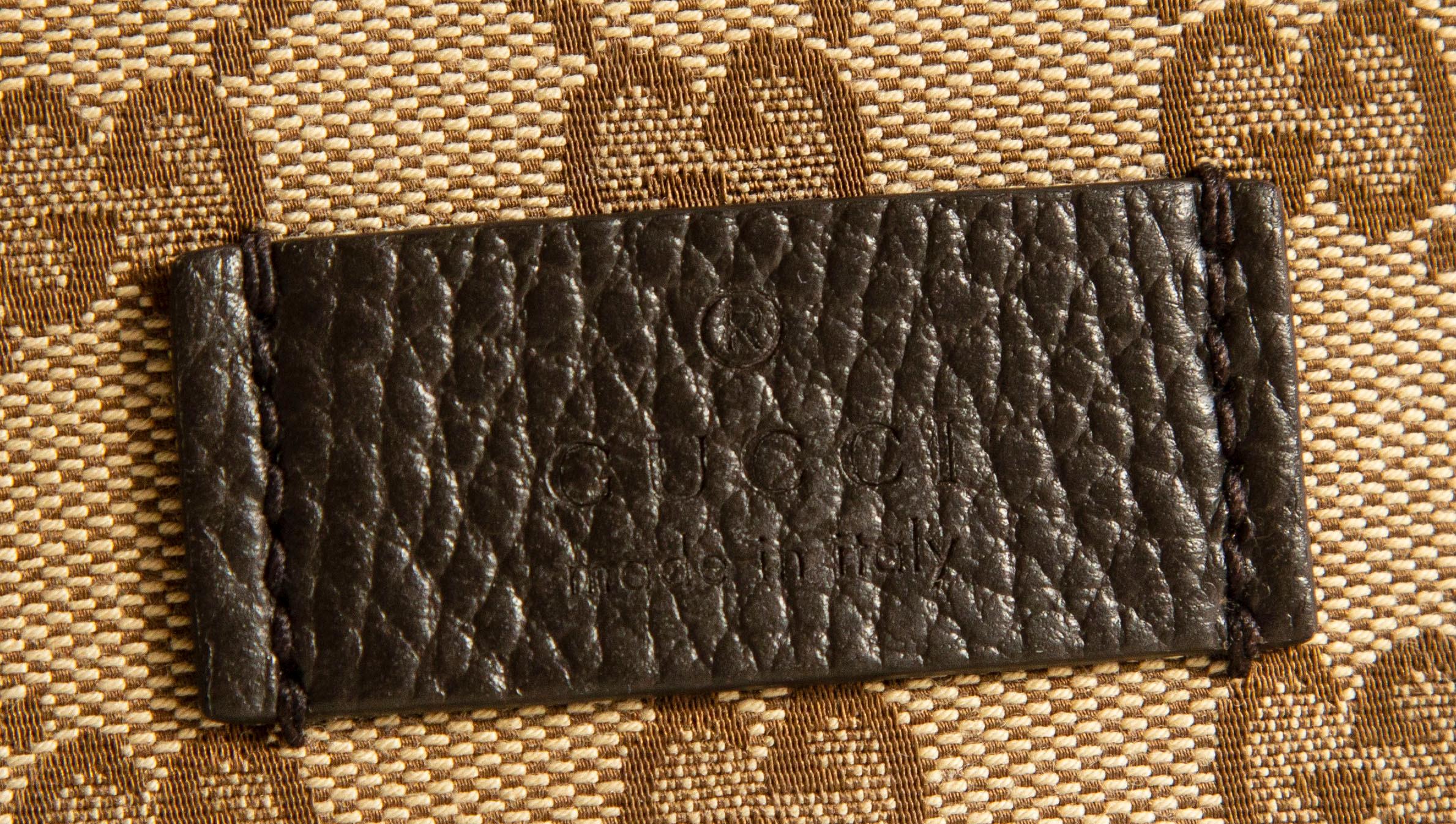Gucci in GG Messenger Bag aus braunem und beigem Canvas im Angebot 6