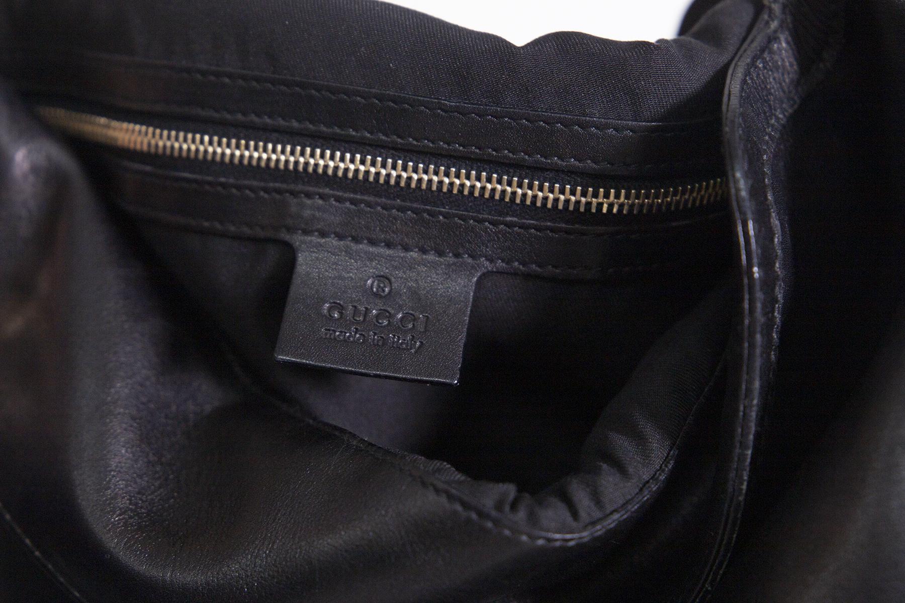 Gucci Indy Babouska Ledertasche in Gold Metall Schwarz mit Fransen 8