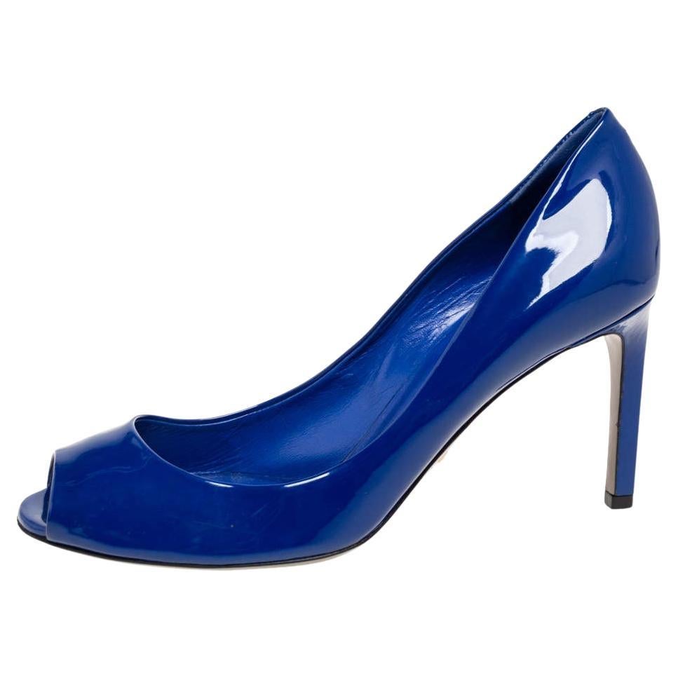 Gucci Ink Blue Patent Leather Peep-Toe Pumps Size 38 For Sale