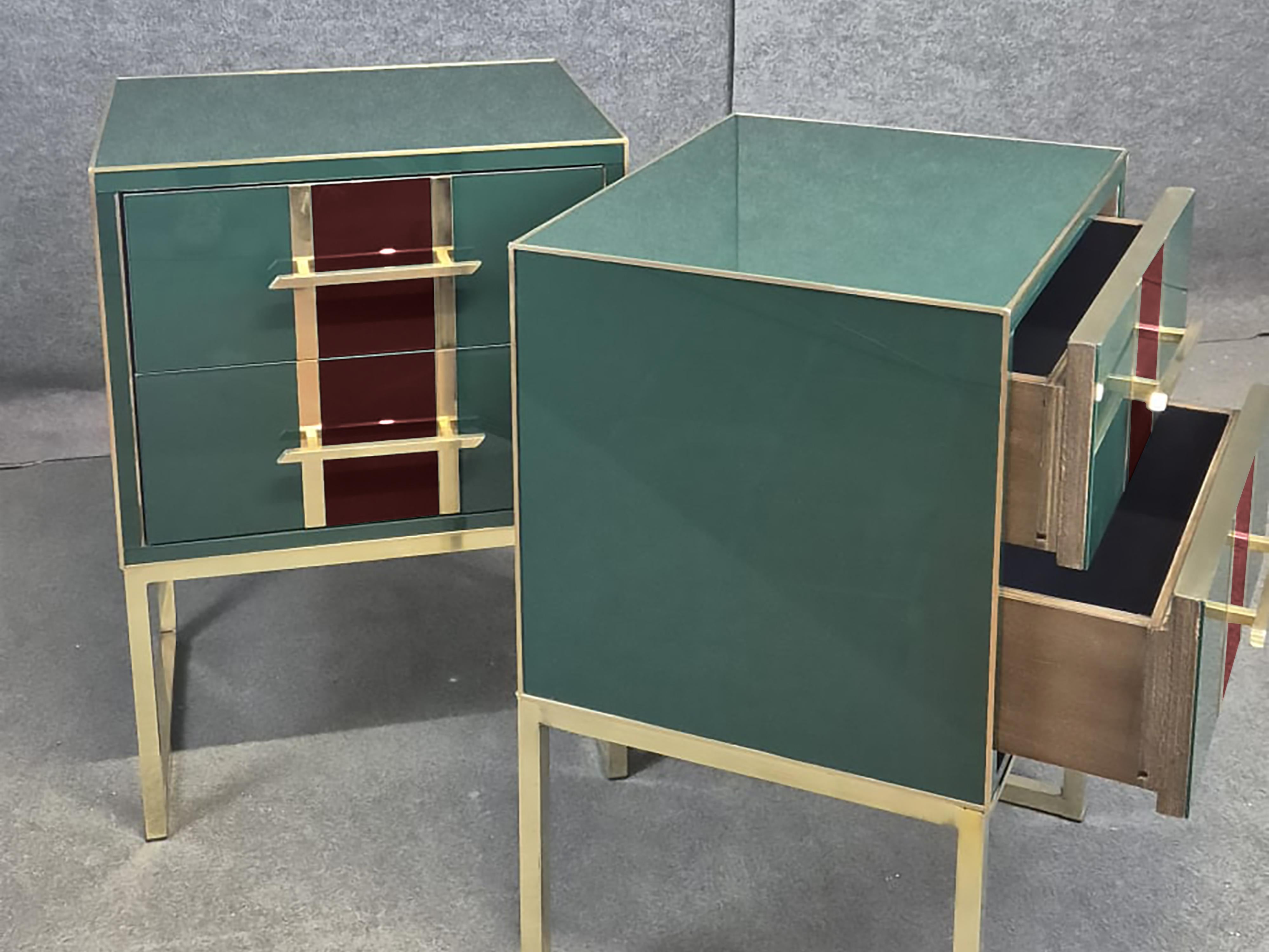 Italian Gucci-Inspired Green and Red Murano Bedside Tables: A Statement of Elegance - JF For Sale