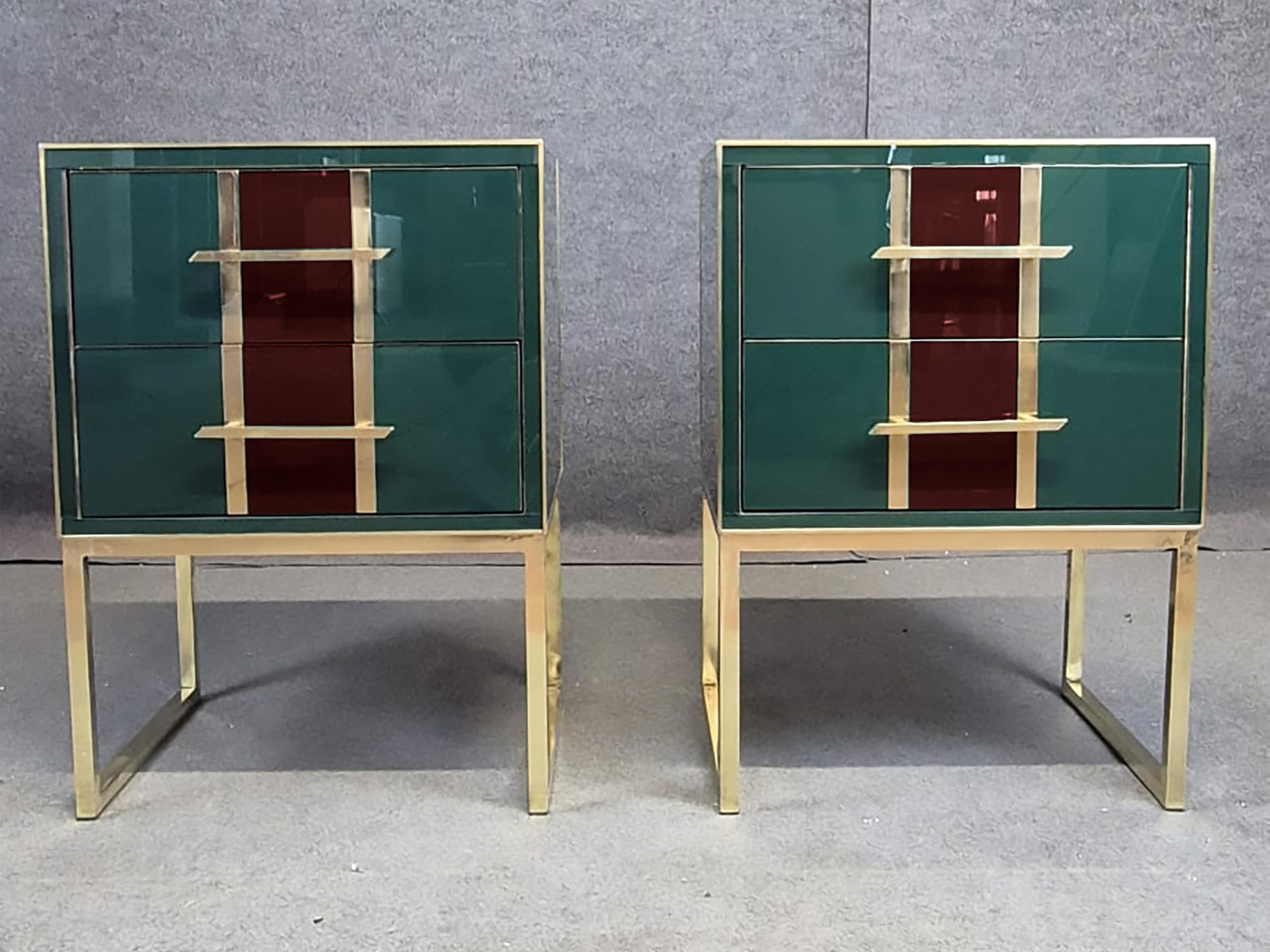Beveled Gucci-Inspired Green and Red Murano Bedside Tables: A Statement of Elegance - JF For Sale