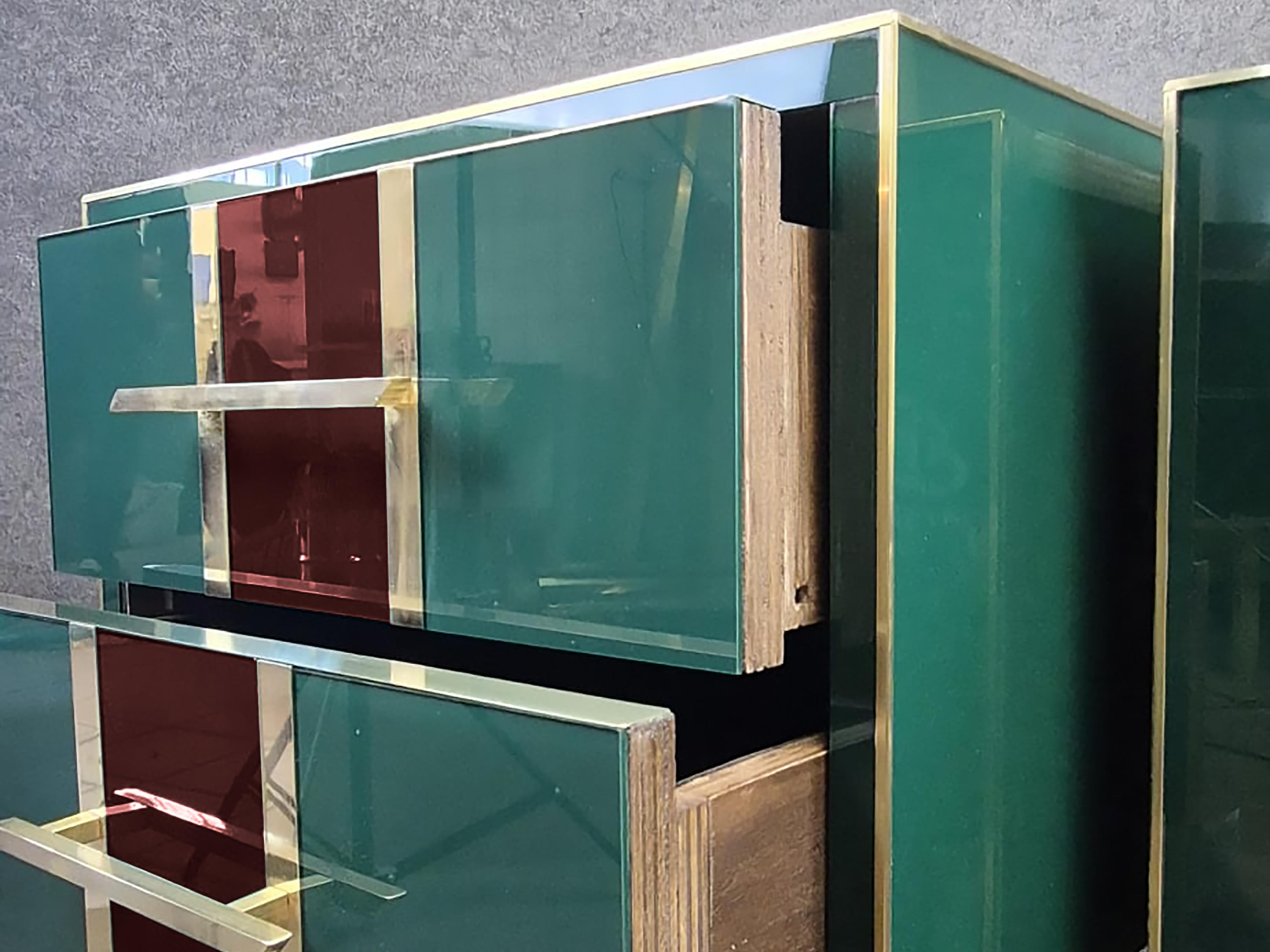 Contemporary Gucci-Inspired Green and Red Murano Bedside Tables: A Statement of Elegance - JF For Sale
