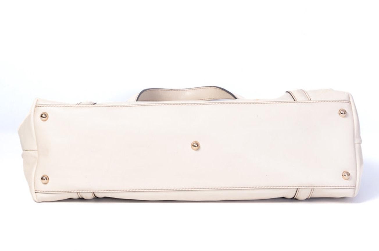 Gucci Interlocking Brit Should Bag White In Fair Condition For Sale In Montreal, Quebec
