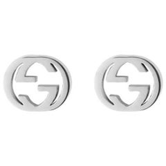 Orecchini Gucci con perno a forma di G intrecciata in oro bianco 18ct YBD662111002