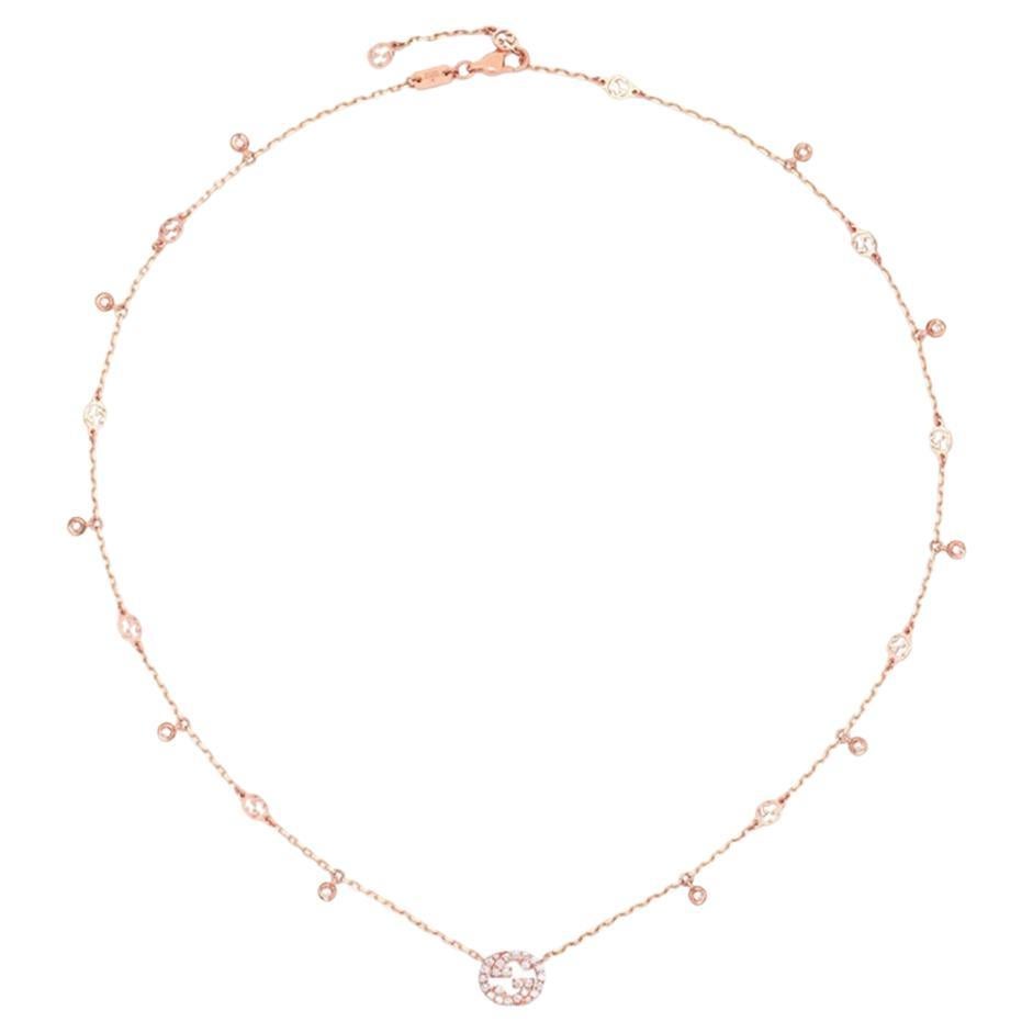 Ineinandergreifende G-Halskette von Gucci aus 18 kt Gold mit Diamanten YBB729402001 im Angebot