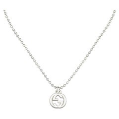 Gucci, collier pendentif en argent sterling et ornements G imbriqués YBB479219001