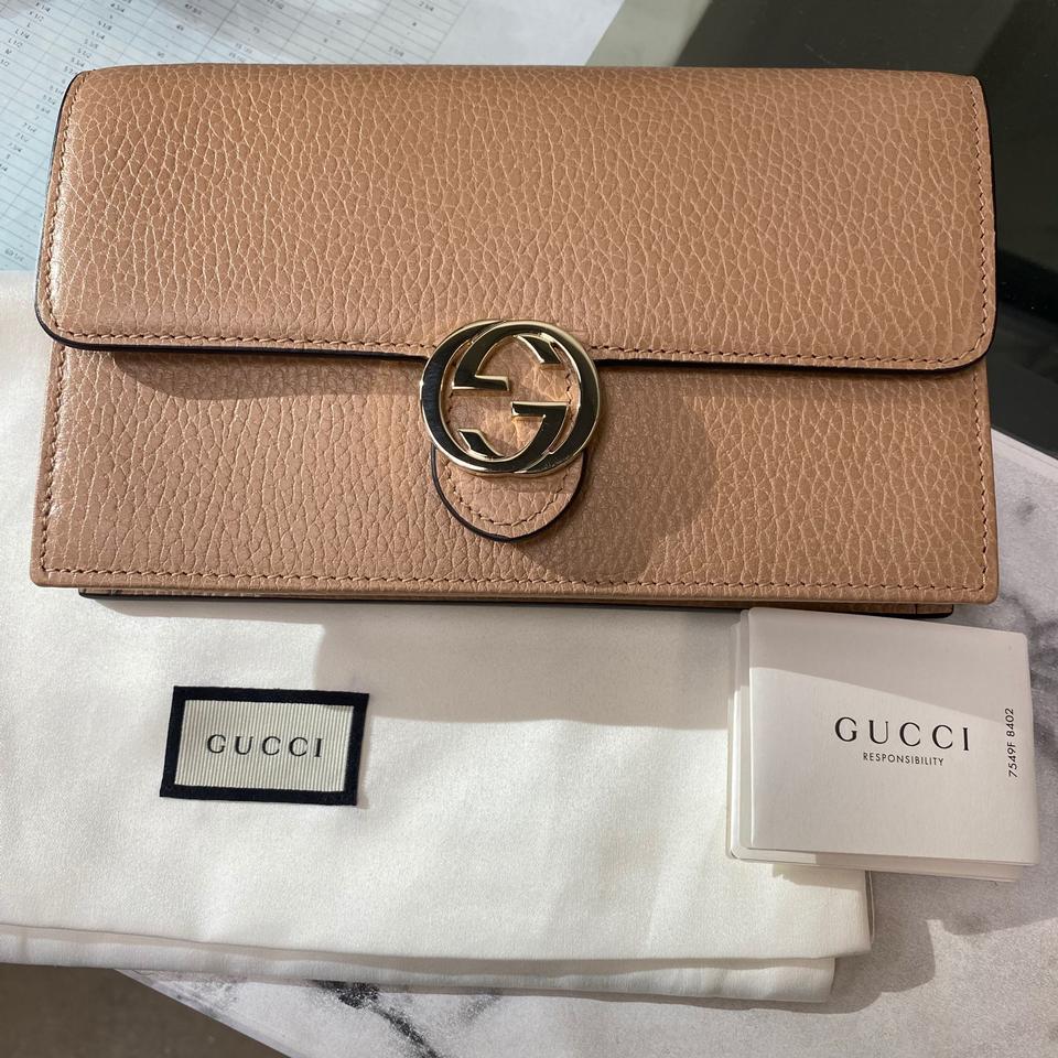 7549f 8402 gucci