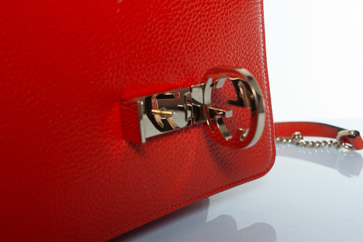 Gucci, interlocking GG shoulder bag in orange 2