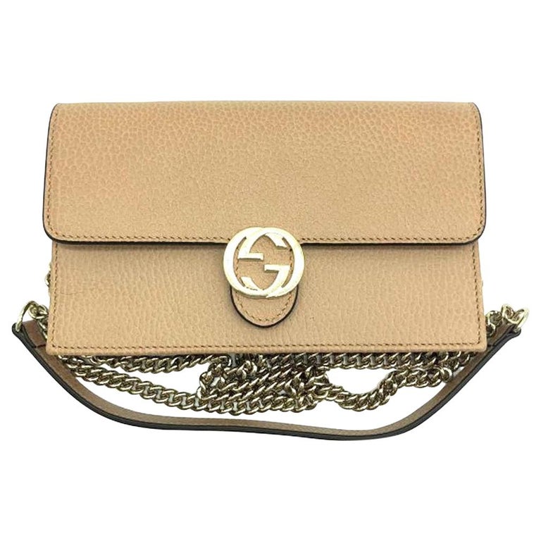 Gucci Interlocking GG Wallet on Chain Crossbody Bag For Sale at