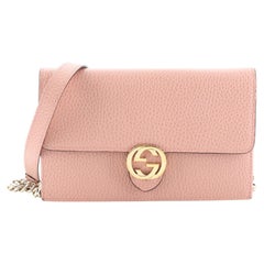 Gucci Portemonnaie mit ineinandergreifendem Portemonnaie an Kette (Outlet) aus Leder