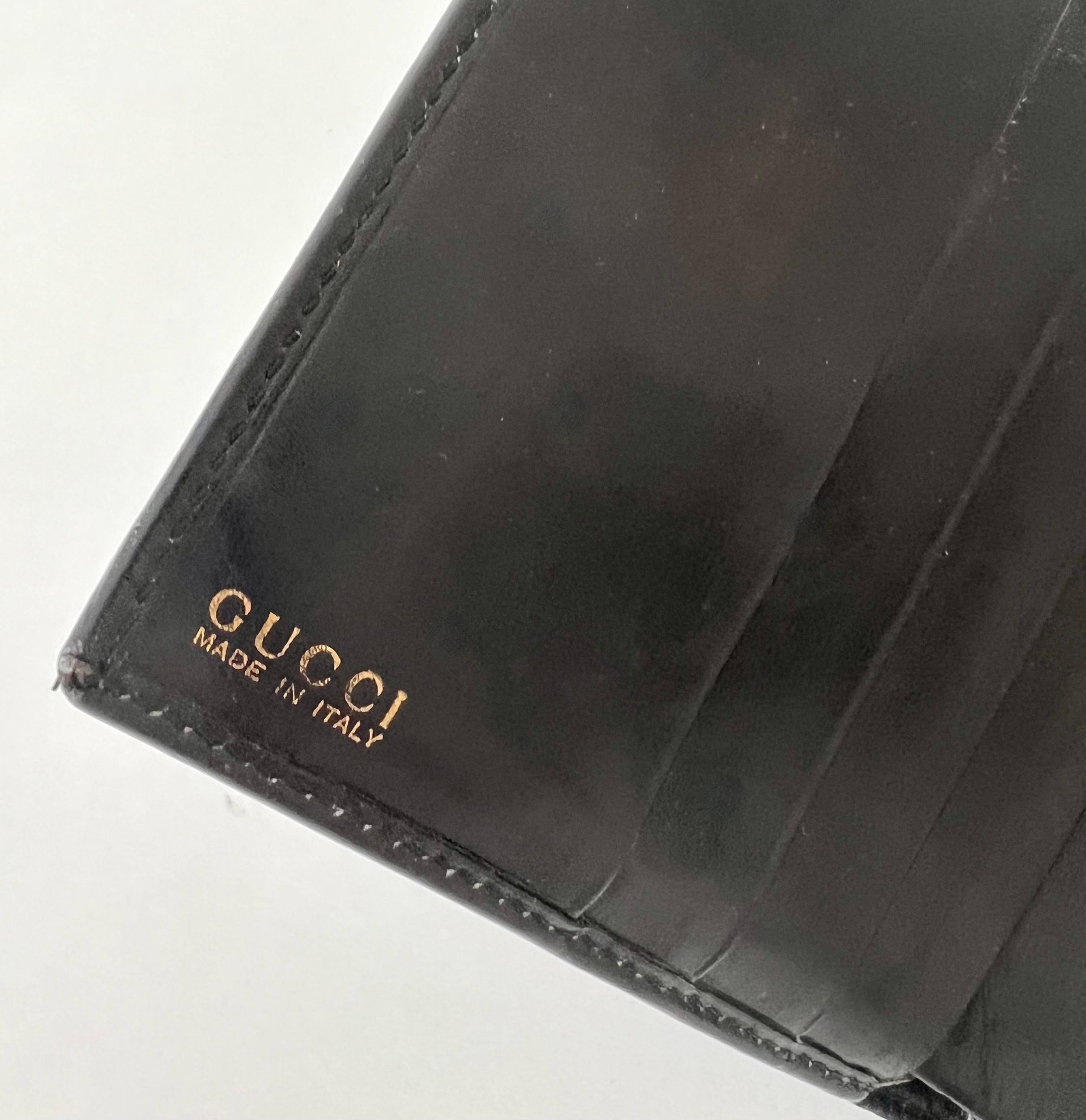 Italienische Gucci-Brieftasche aus Leder mit goldenem Knott-Verschluss und Münzhalter im Zustand „Gut“ in Los Angeles, CA
