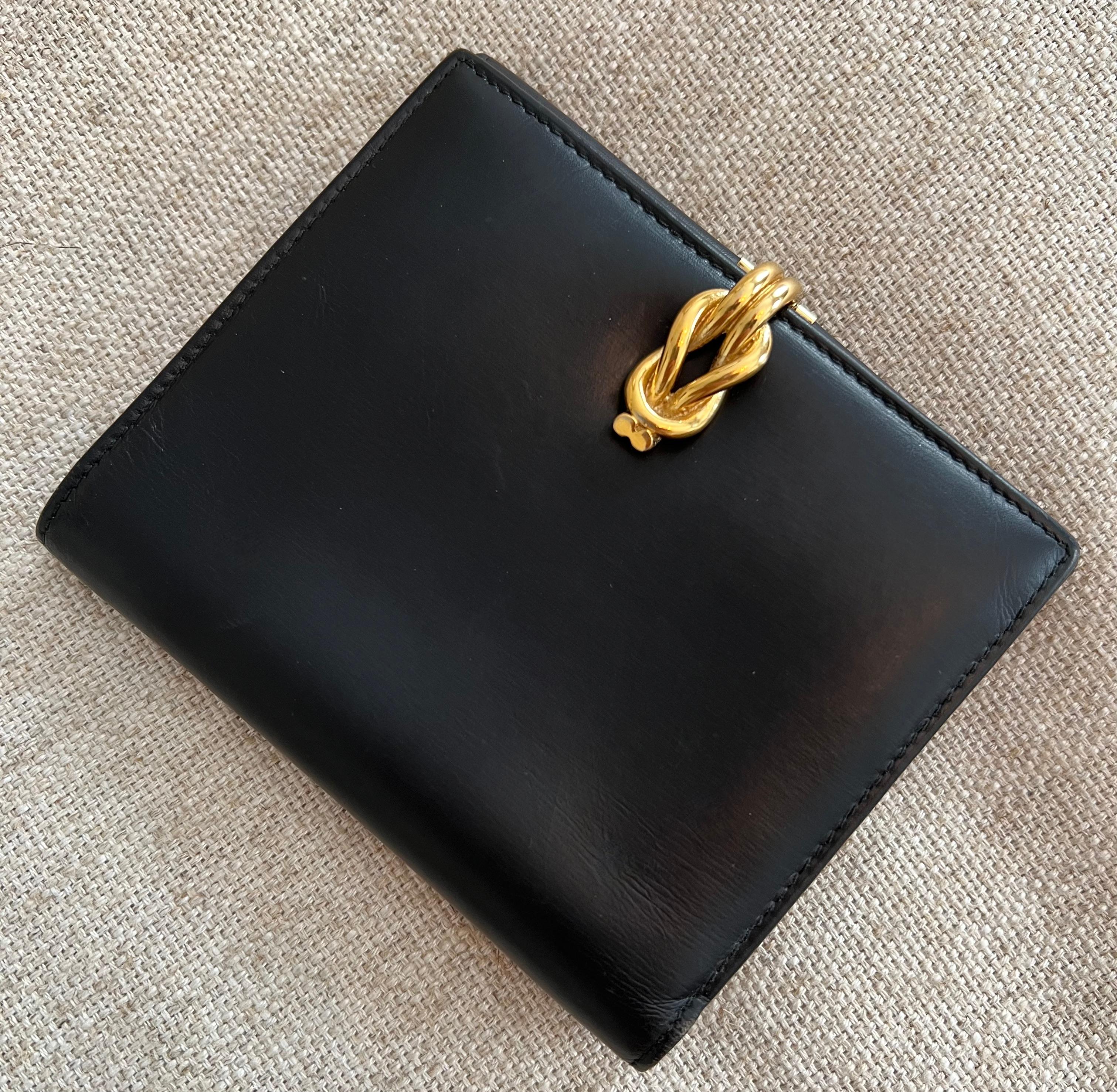 20th Century Gucci Italian Leather Wallet with Gold Knott Closure and Coin Holder For Sale