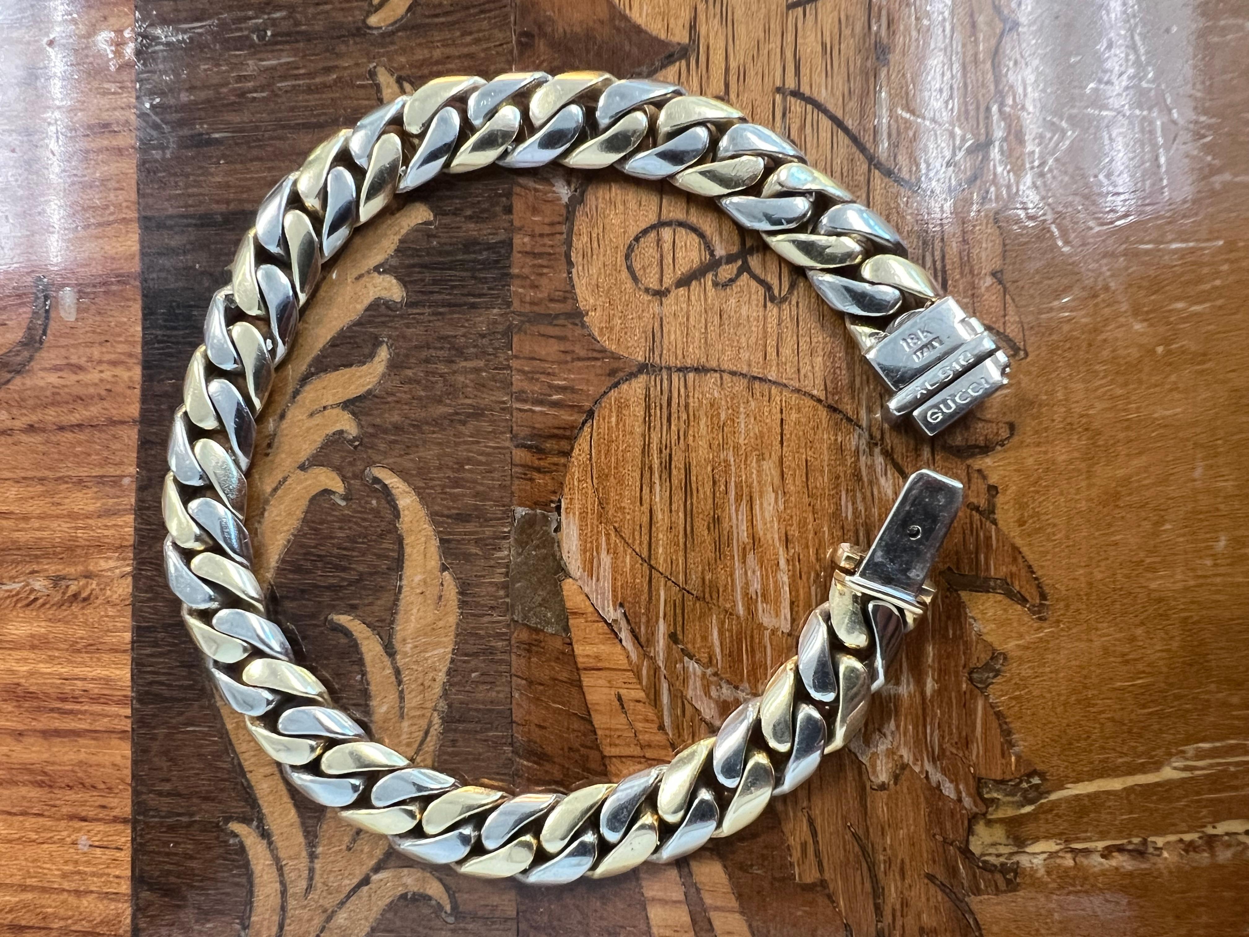 Women's or Men's GUCCI Italy 18k Yellow Gold & Diamond Curb Link Bracelet 1980s Vintage For Sale