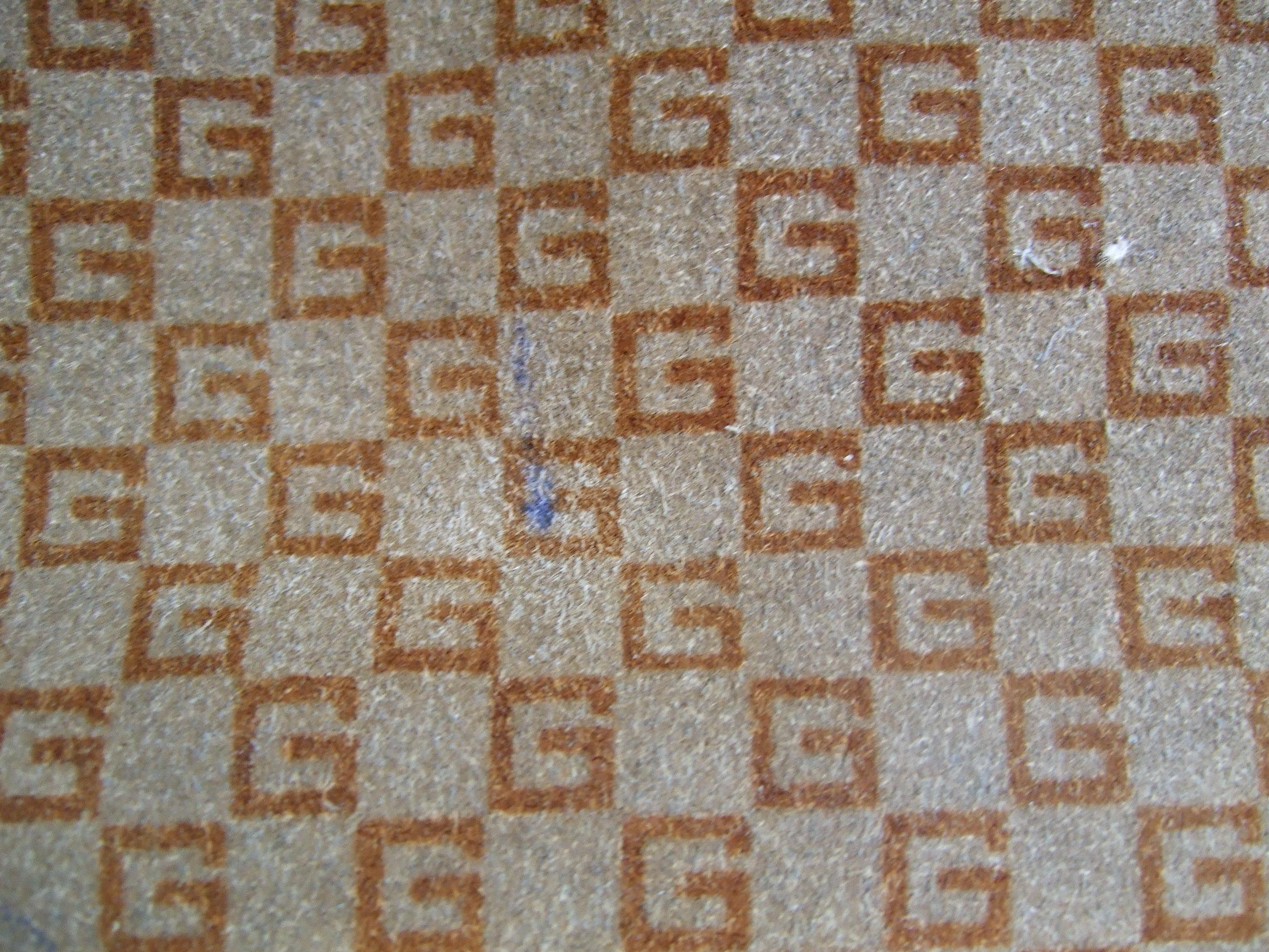 GUCCI Italy Brown Suede Blondie Clutch Bag c 1970s en vente 2
