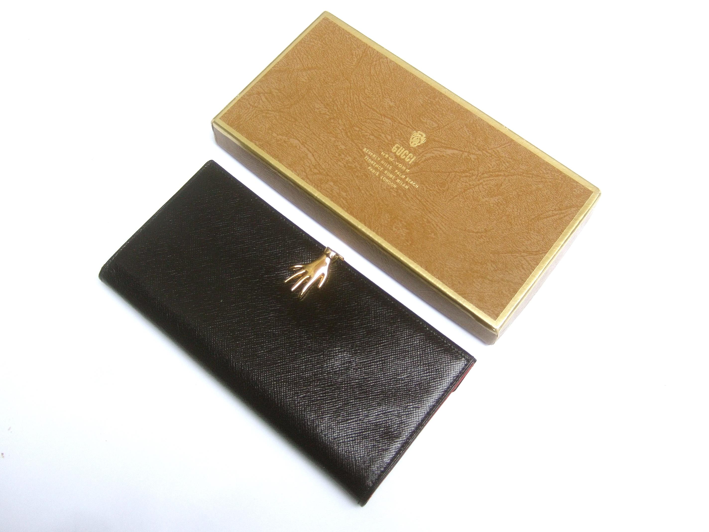 hand of gucci wallet