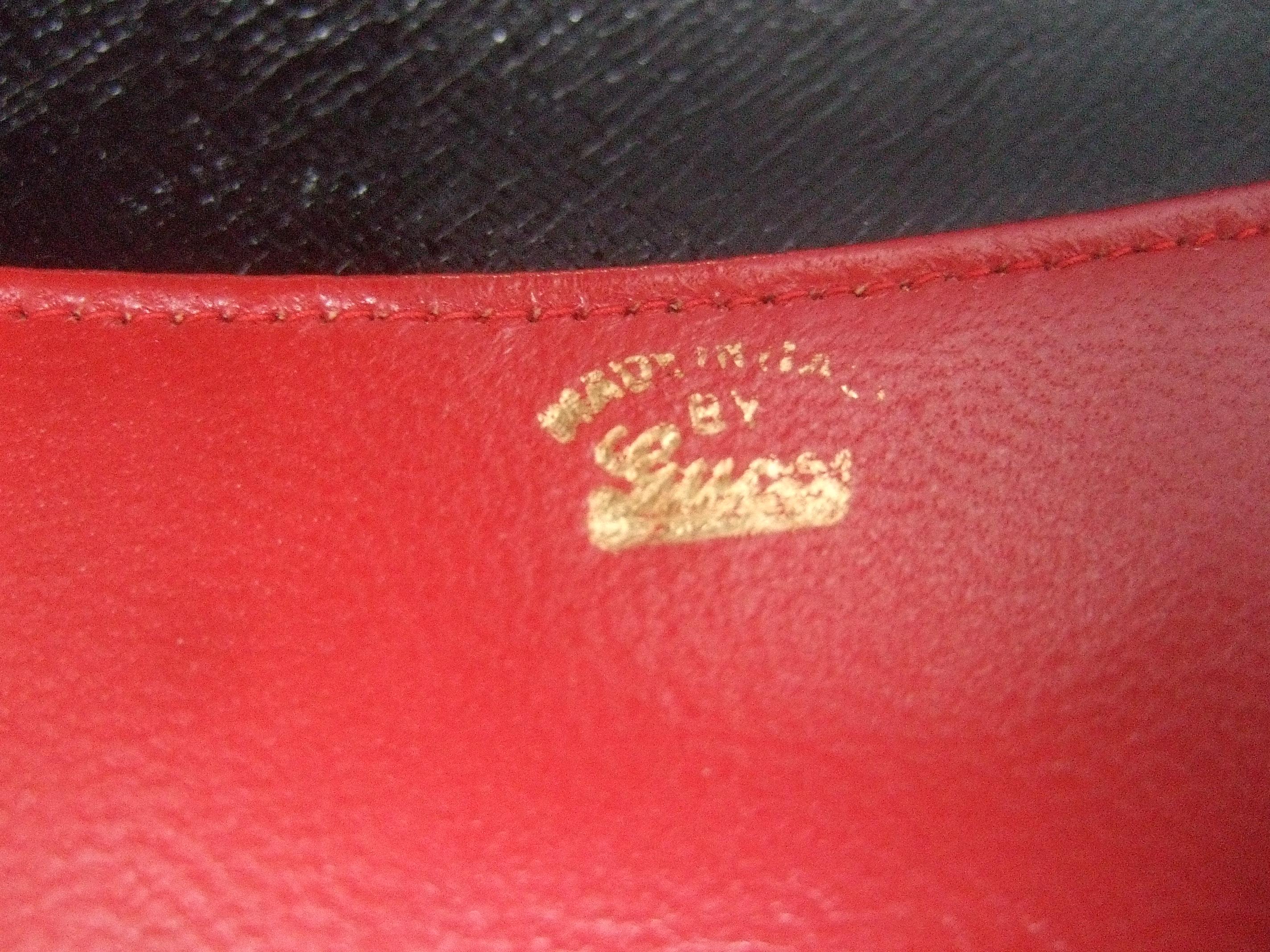 Gucci Italy Ebony Black Leather Hand Clasp Wallet in Presentation Box c 1970s 1