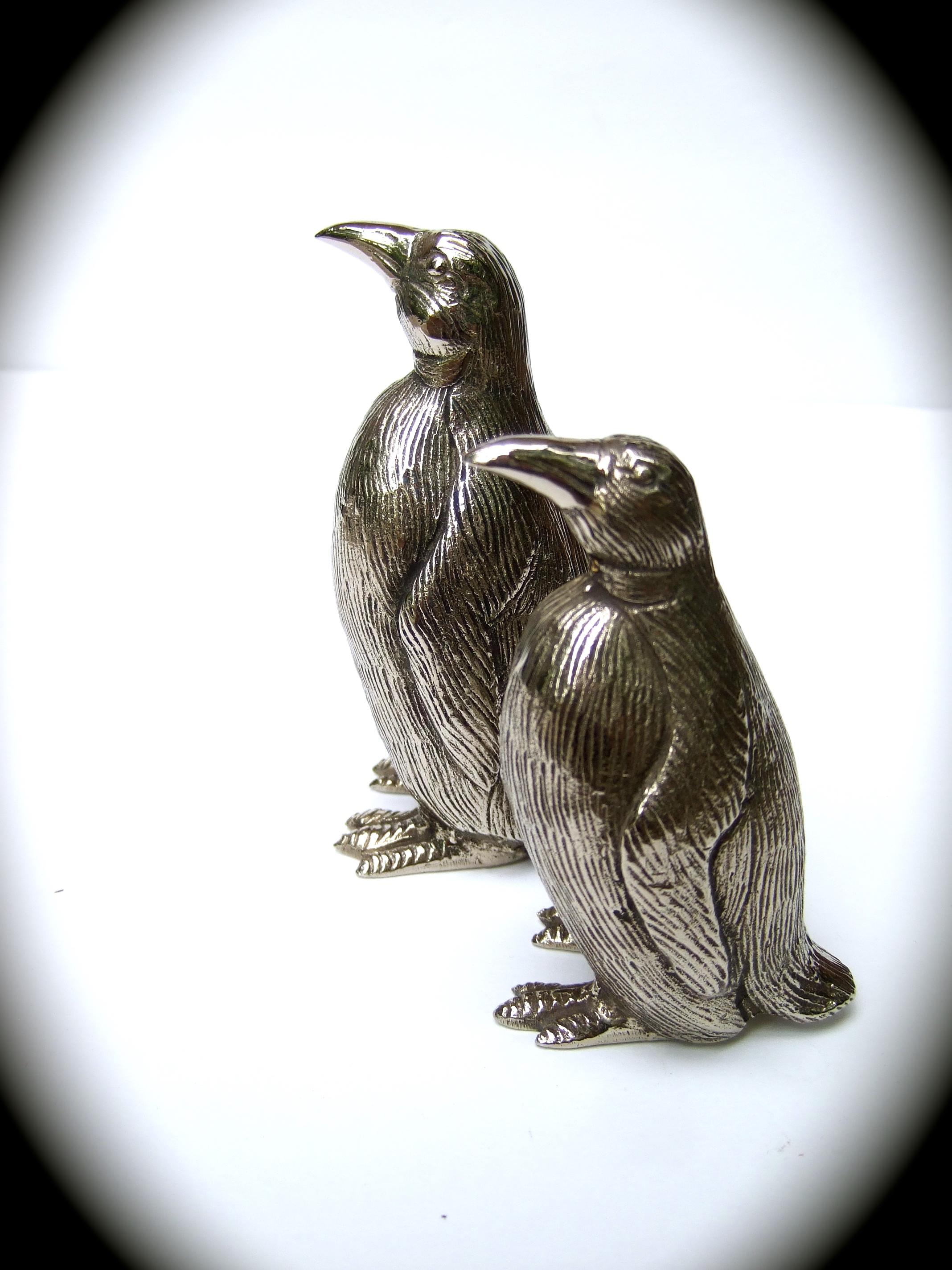 Gucci Italy Elegant Silver Metal Salt & Pepper Shakers c 1970s  In Good Condition For Sale In University City, MO