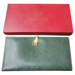 Vintage Gucci Italy Green Leather Hand Clasp Wallet in Gucci Presentation Box c 1970s