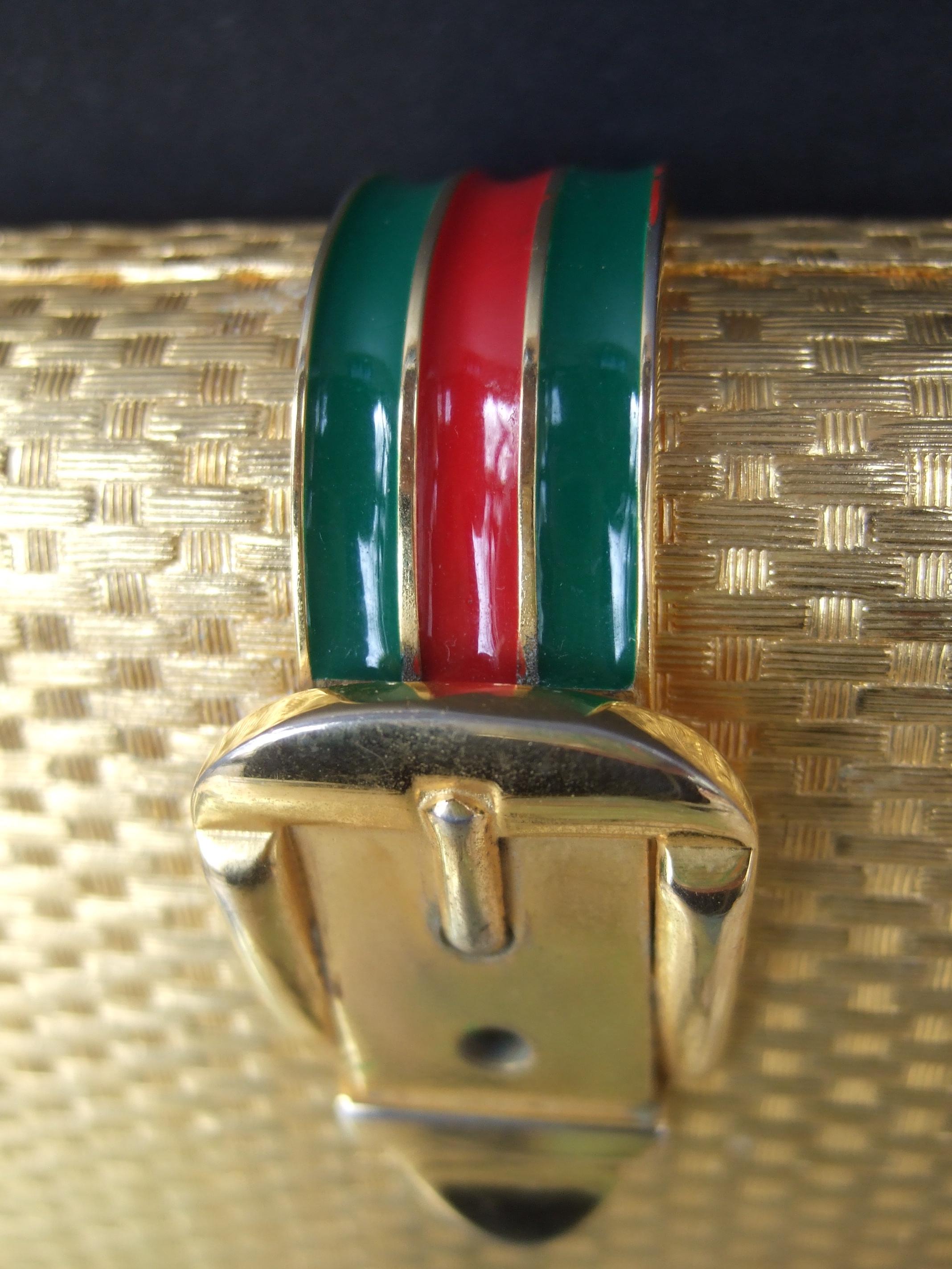 Gucci Italy Opulent Gilt Metal Minaudiere Clutch c 1970s In Good Condition For Sale In University City, MO