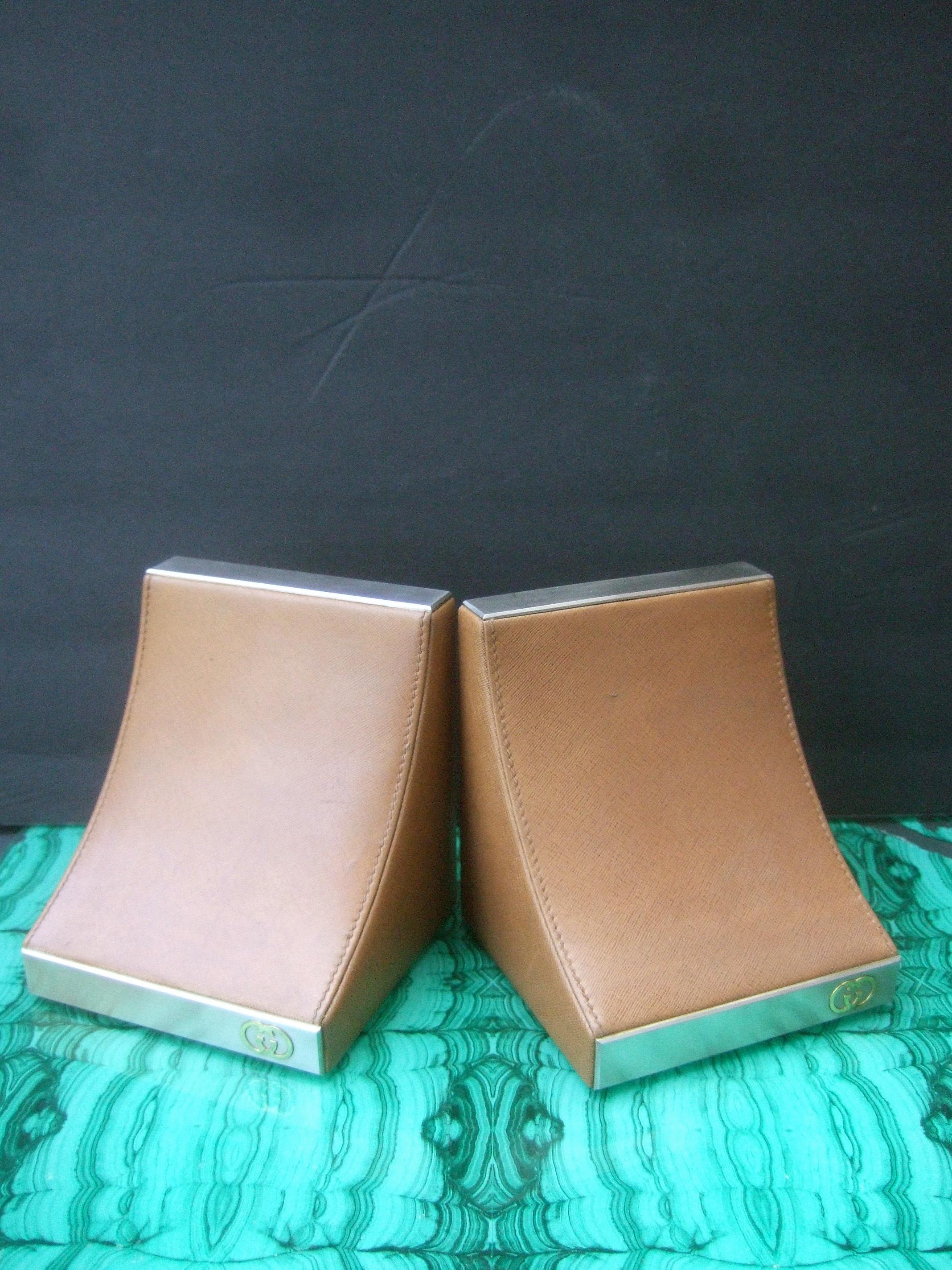 Women's or Men's Gucci Italy Rare Caramel Brown Leather Pair of Bookends c 1970s 