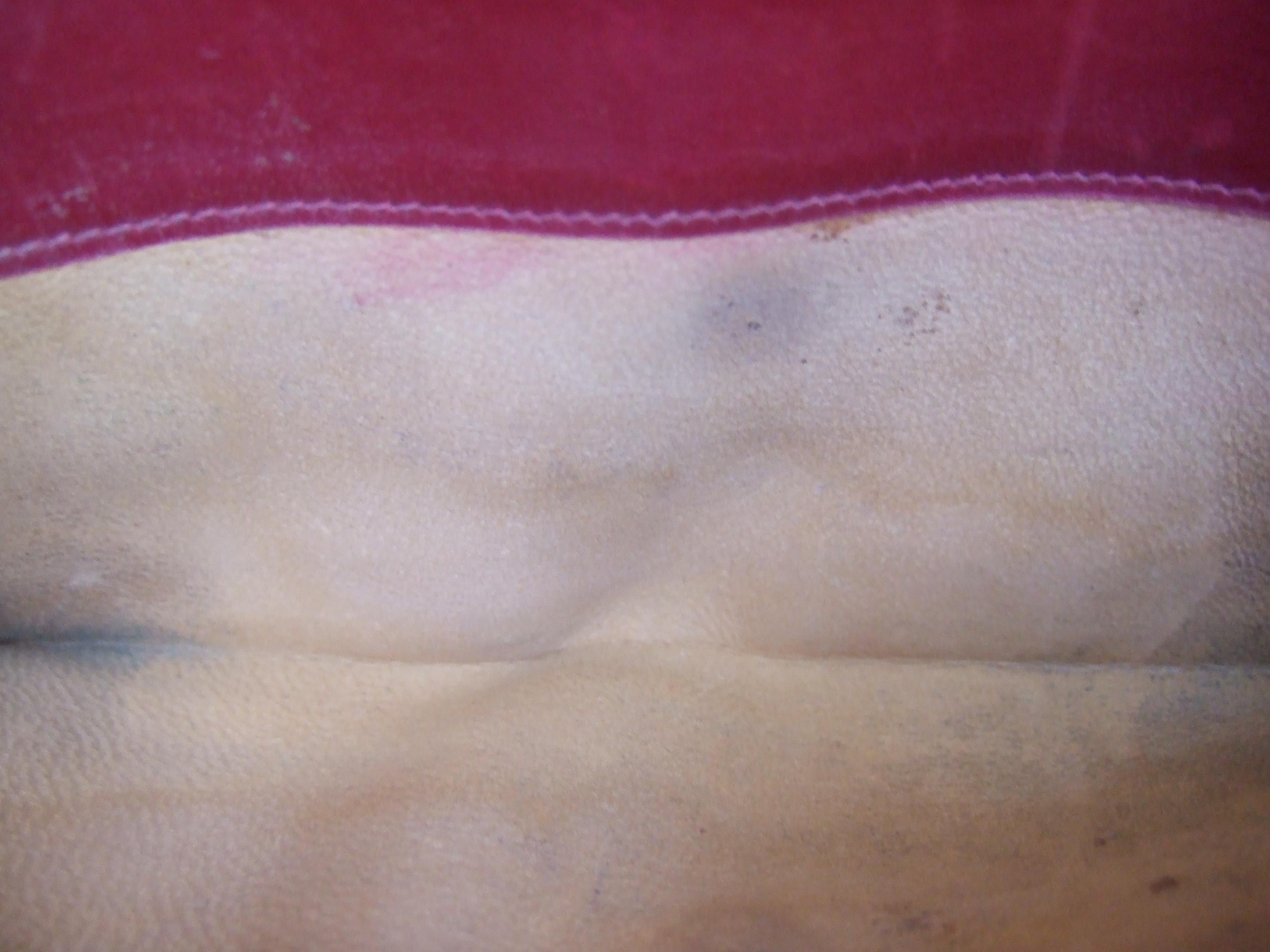 Gucci Italy Rare Cherry Red Leather Hand Clasp Wallet c 1980s 6