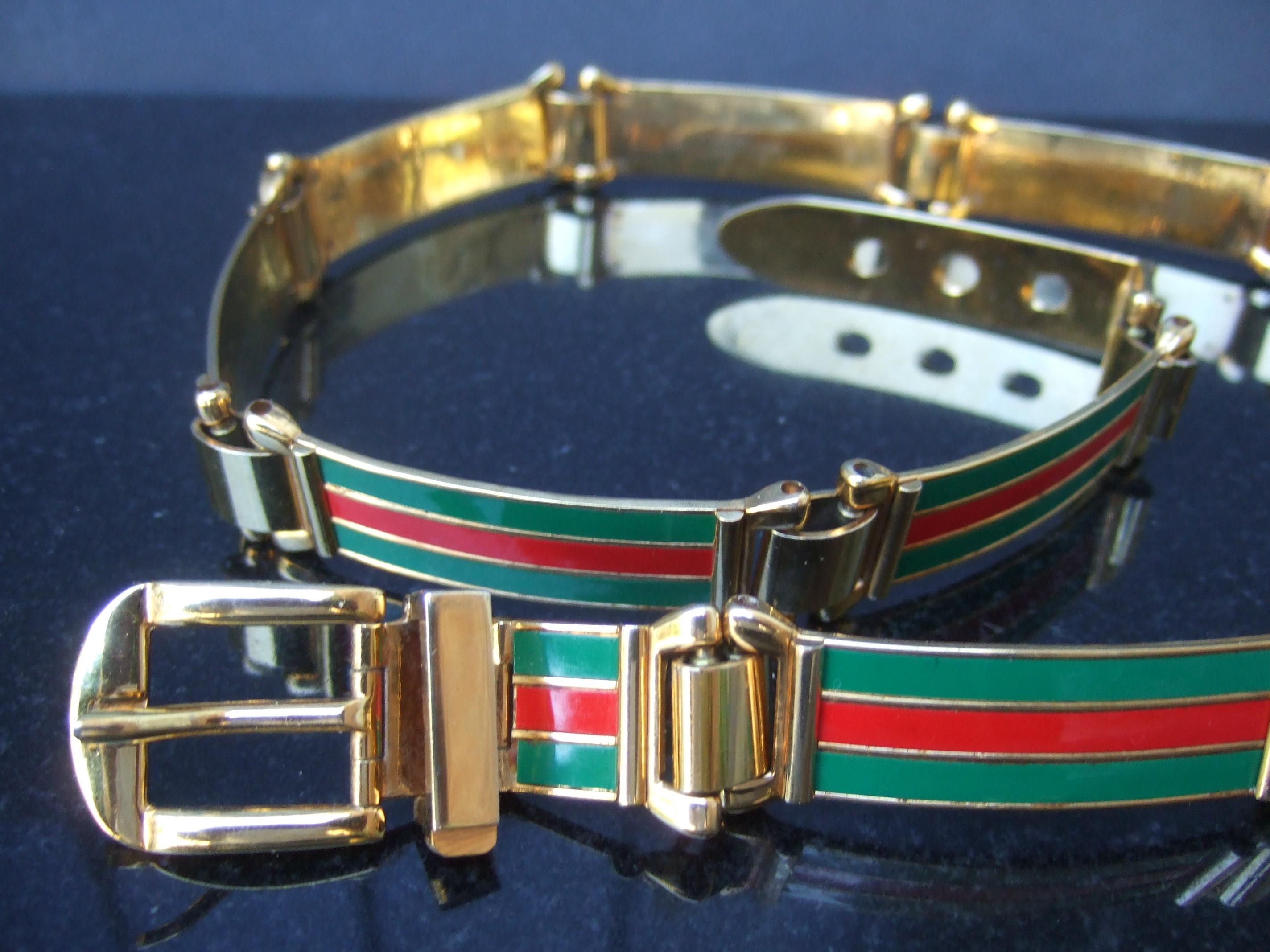 GUCCI Italien Seltene Gold Metall Rot & Grün Harz Gestreift Scharnier Gürtel c 1970s (Braun) im Angebot