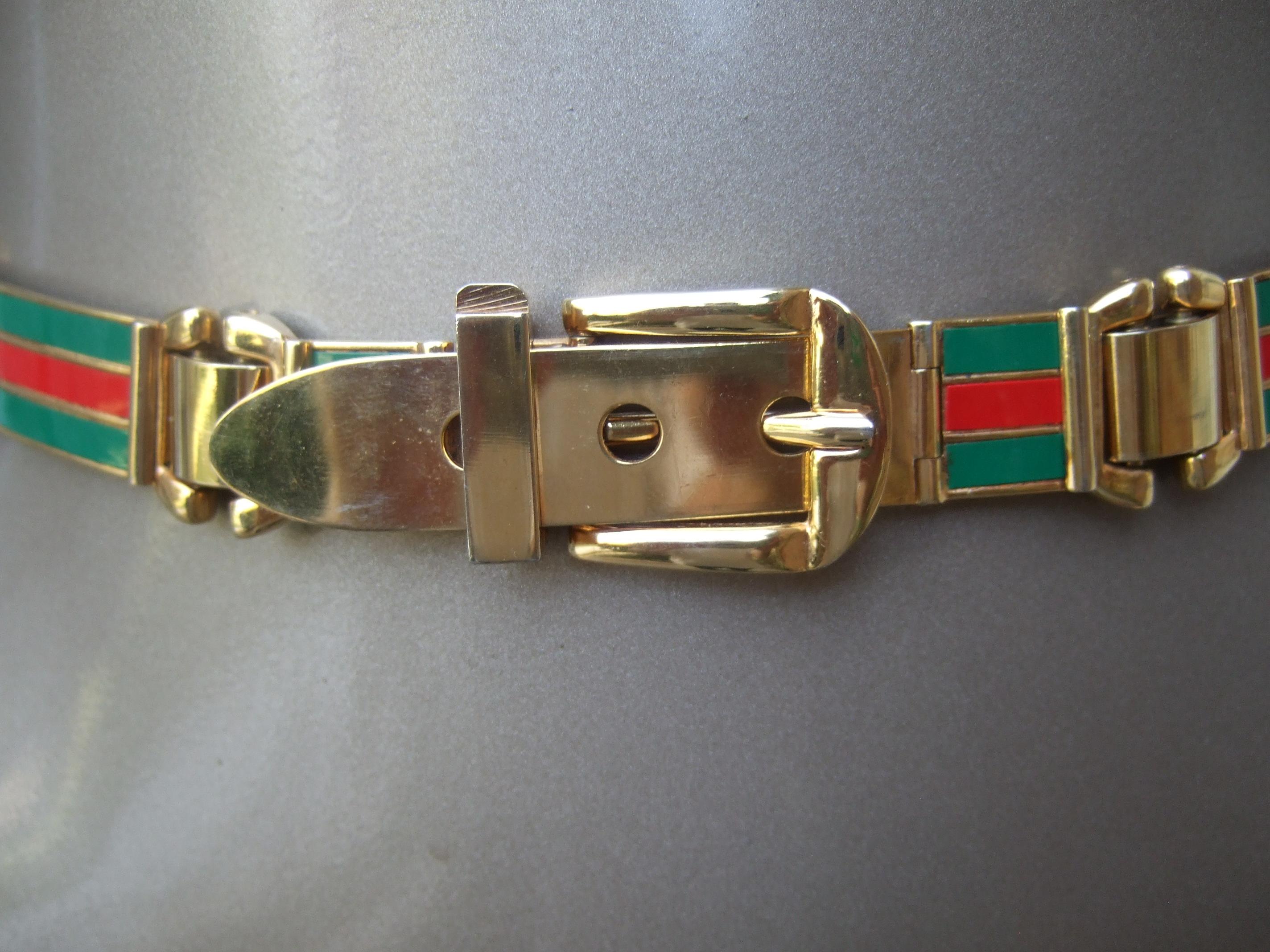 GUCCI Italien Seltene Gold Metall Rot & Grün Harz Gestreift Scharnier Gürtel c 1970s im Zustand „Gut“ im Angebot in University City, MO