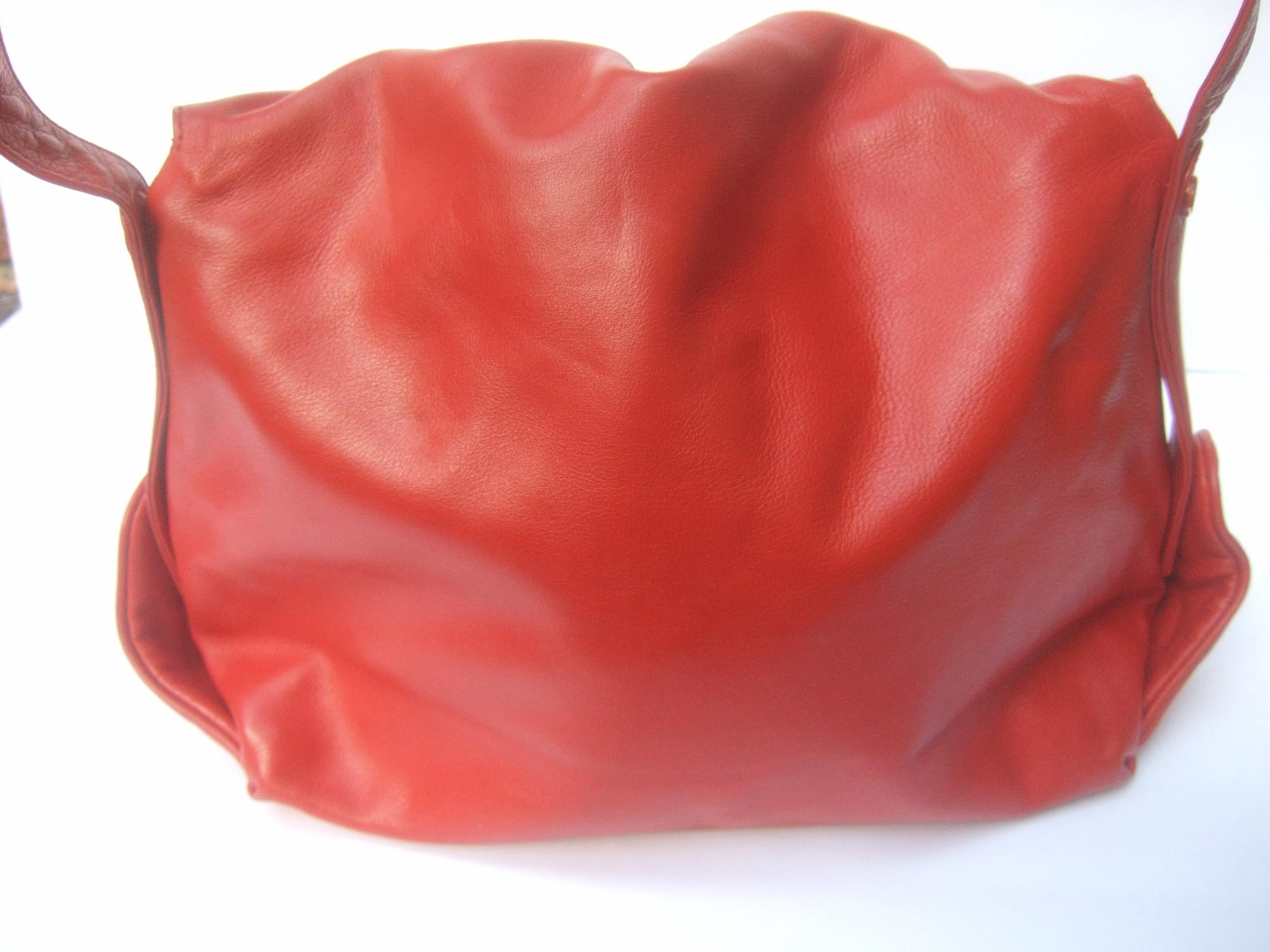 Gucci Italy Rare Red Leather Tiger Emblem Shoulder Bag c 1980s  7