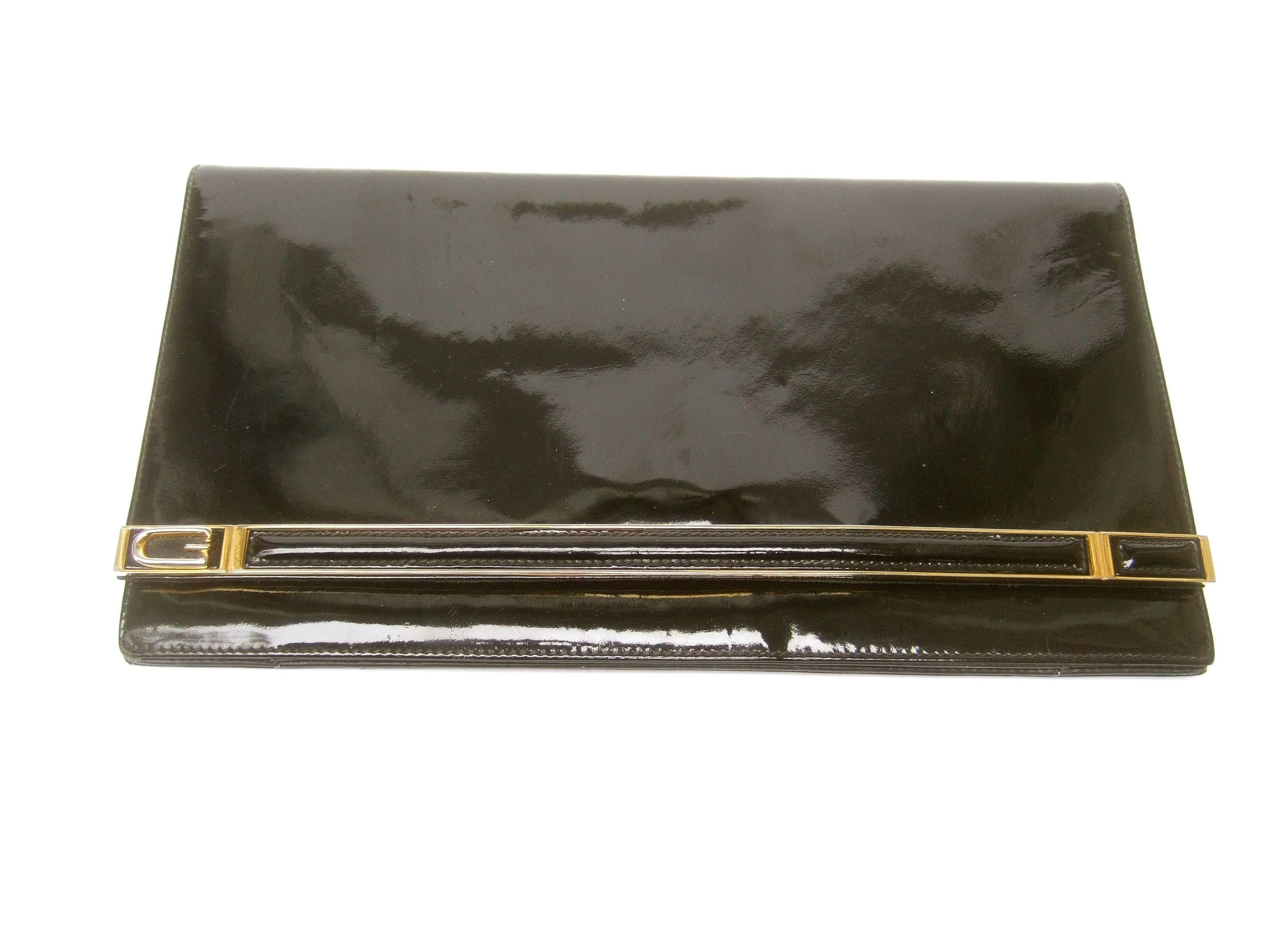 Gucci Italy Sleek Black Patent Leather Clutch Bag, circa 1970s In Good Condition In University City, MO