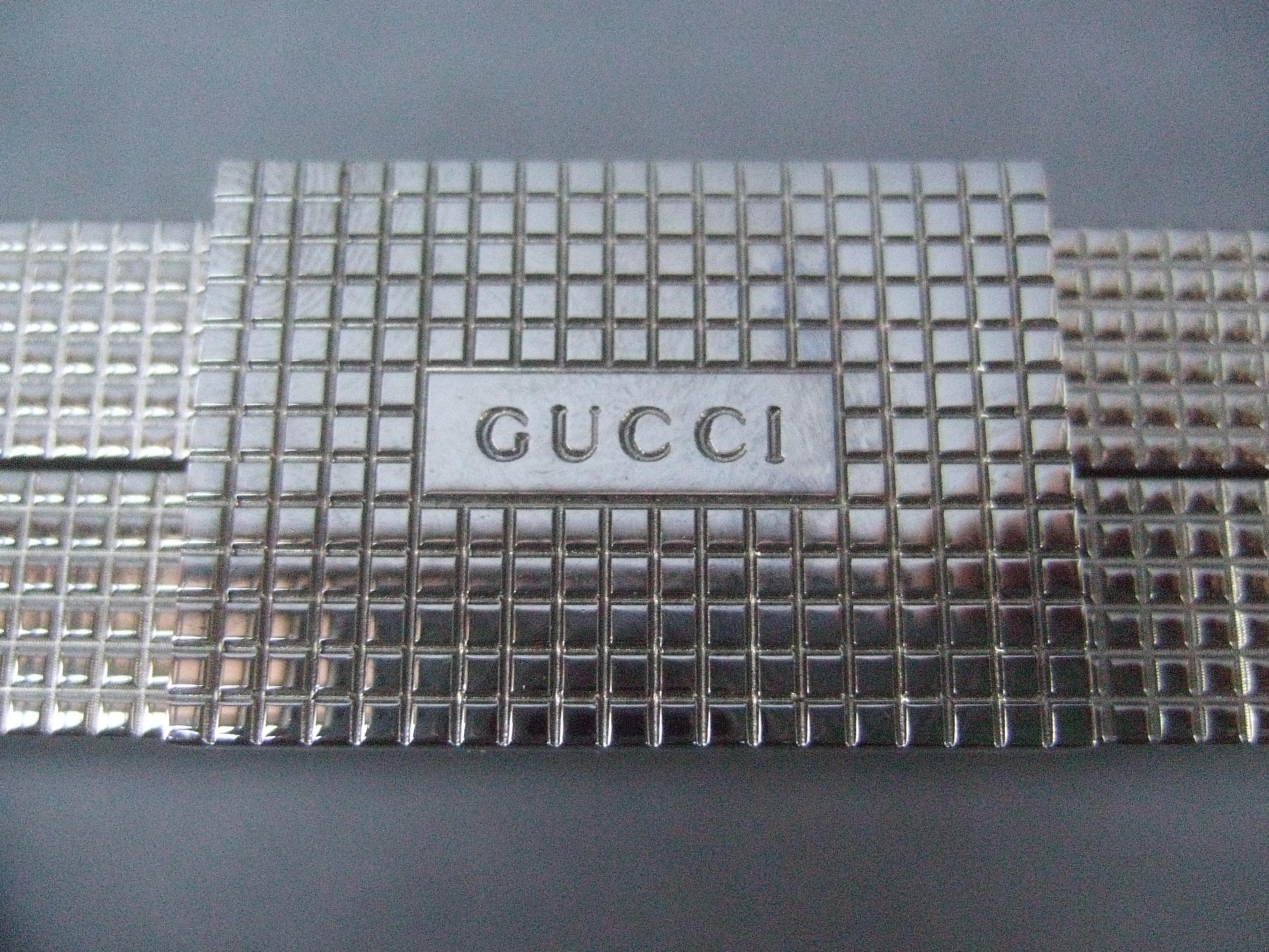 Gucci Italy Sleek Silver Metal Minaudière Wristlet Clutch Tom Ford Era c 1990s In Good Condition In University City, MO