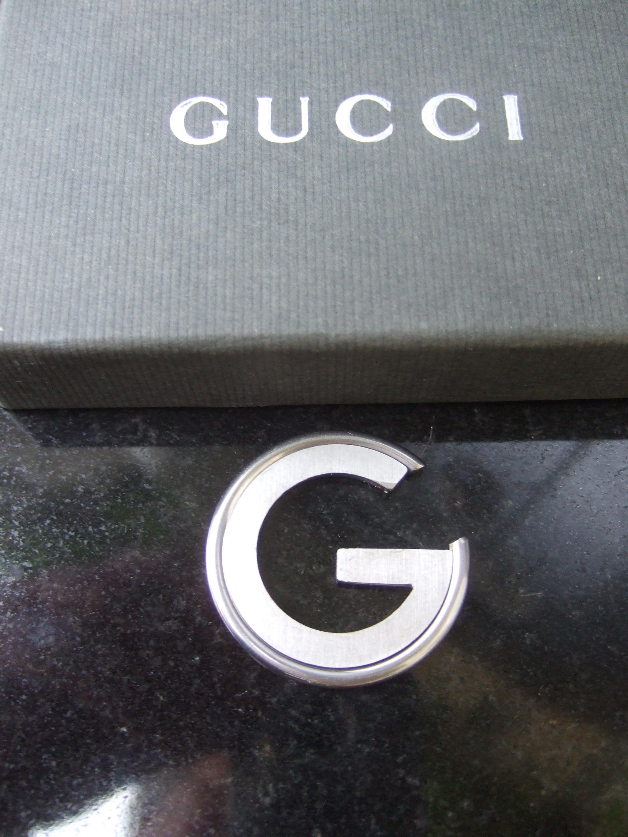 Gucci Italy Small Round Book Mark / Desk Collectible in Gucci Box 21st c In Good Condition For Sale In University City, MO