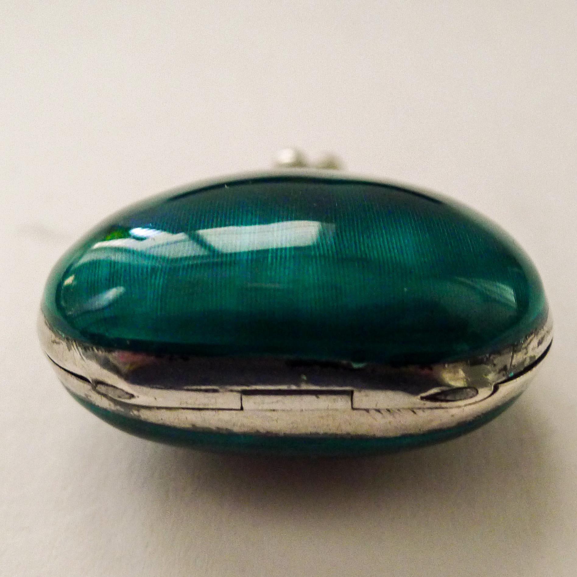 Gucci, Italy - Solid / Sterling Silver and Enamel Pill Box c.1950 In Good Condition In Bath, GB