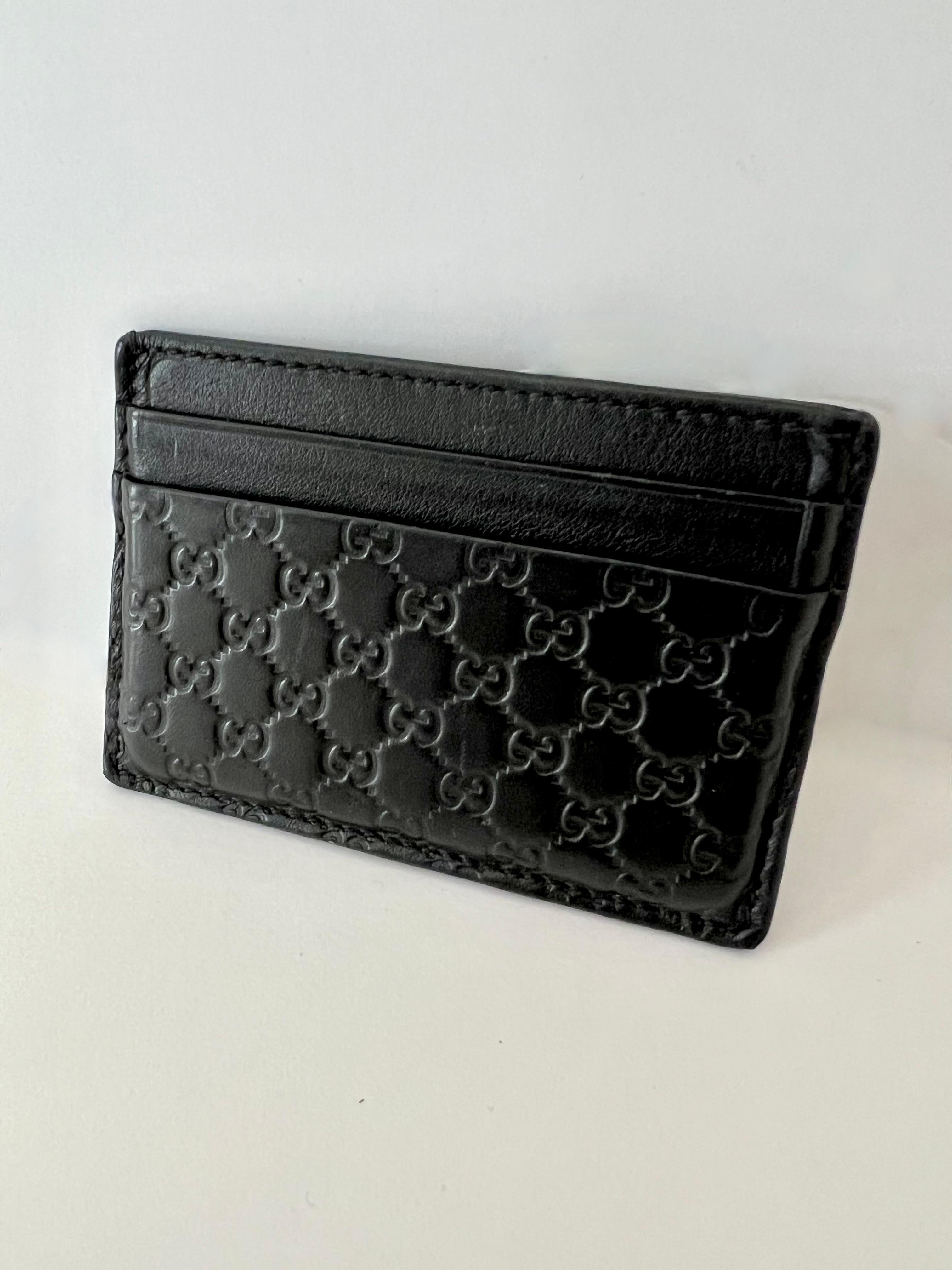 Portemonnaie und Kreditkartenaie von Gucci Italien mit Prägung im Zustand „Gut“ im Angebot in Los Angeles, CA