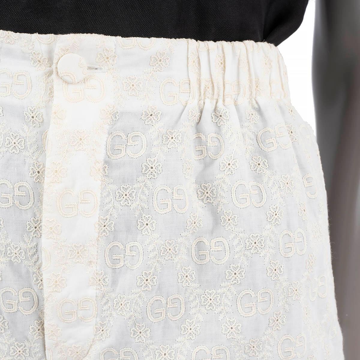 GUCCI ivory cotton GG SUPREME EMBROIDERED BERMUDA Shorts Pants 38 XS For Sale 1