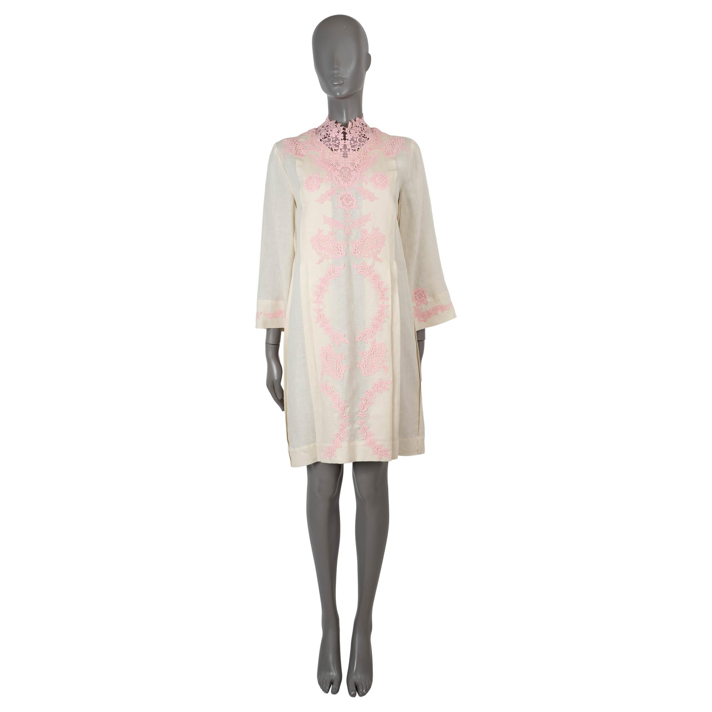 GUCCI ivory & pink linen 2020 LACE TRIM KAFTAN Dress 40 S In Excellent Condition For Sale In Zürich, CH