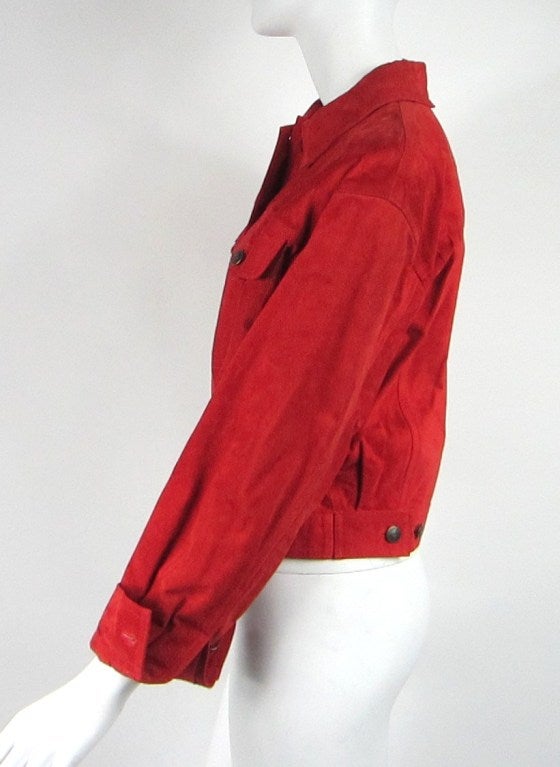 Gucci Veste en daim rouge coupée style années 1990  Bon état - En vente à Wallkill, NY