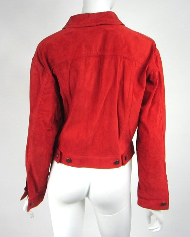 Gucci Veste en daim rouge coupée style années 1990  Pour femmes en vente