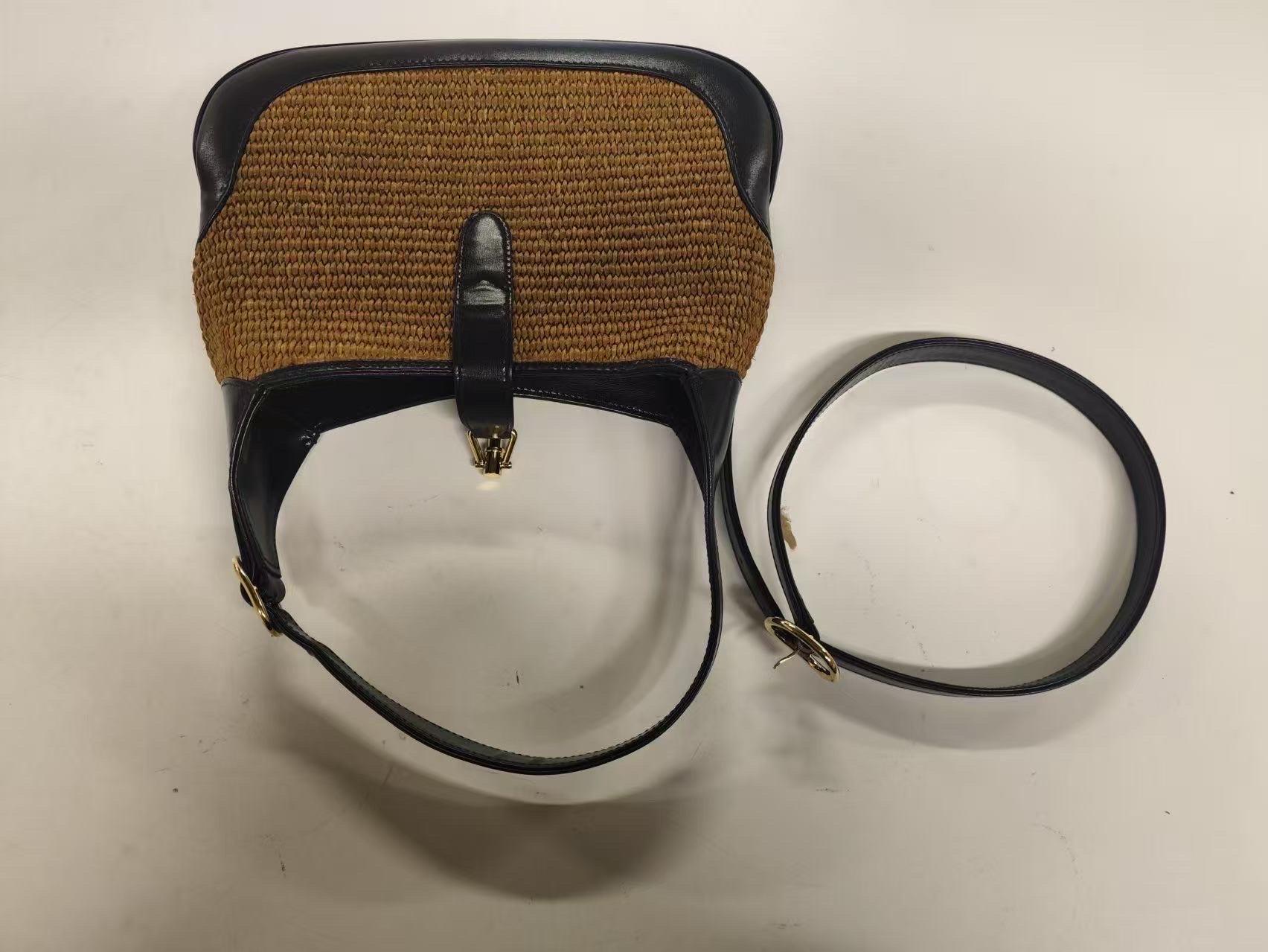 Gucci Jackie 1961 Beige Camel Wicker Bag Black Leather Gold Hardware Leather Str en vente 1