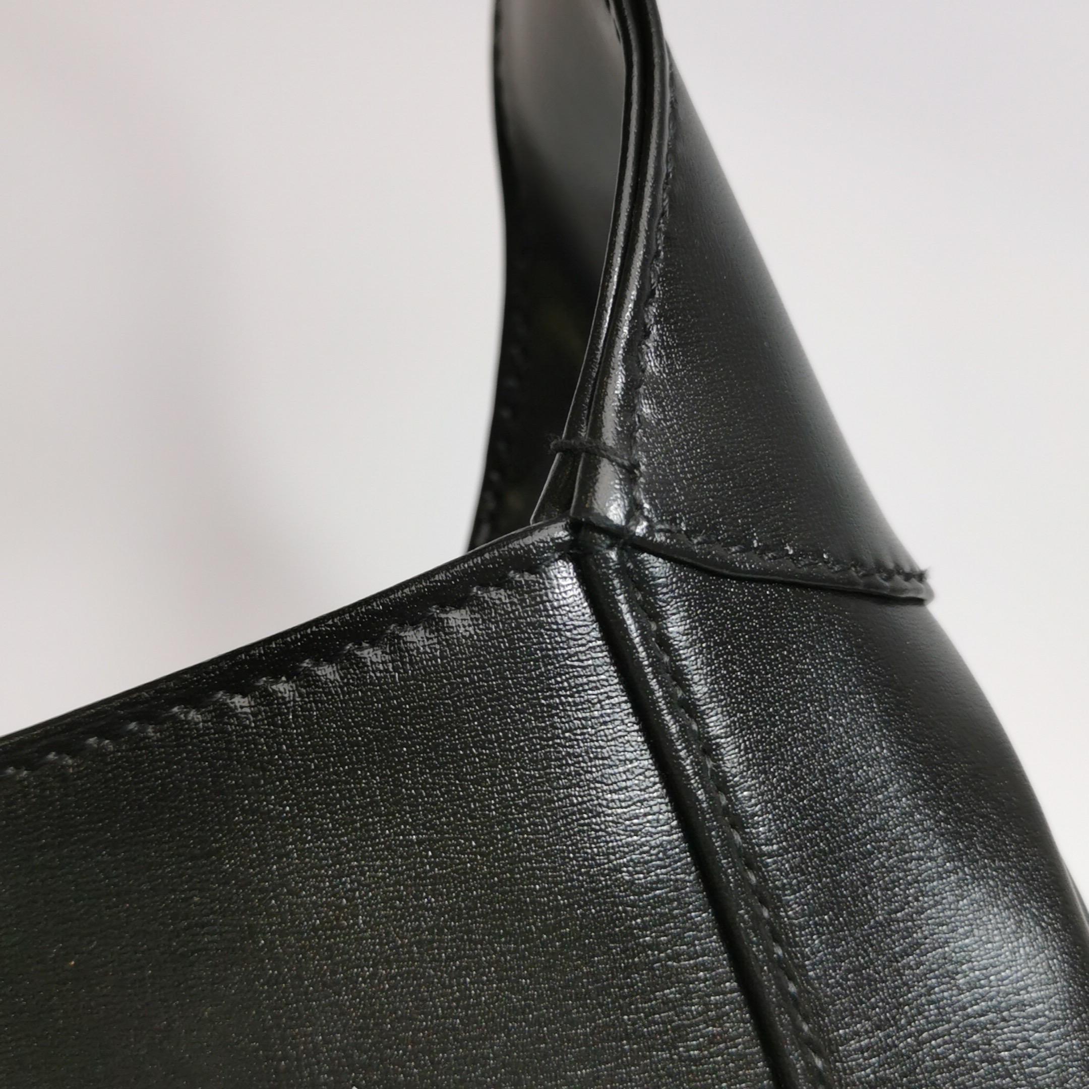 Gucci Jackie 1961 Black Leather Bag Small With Long Strap en vente 8