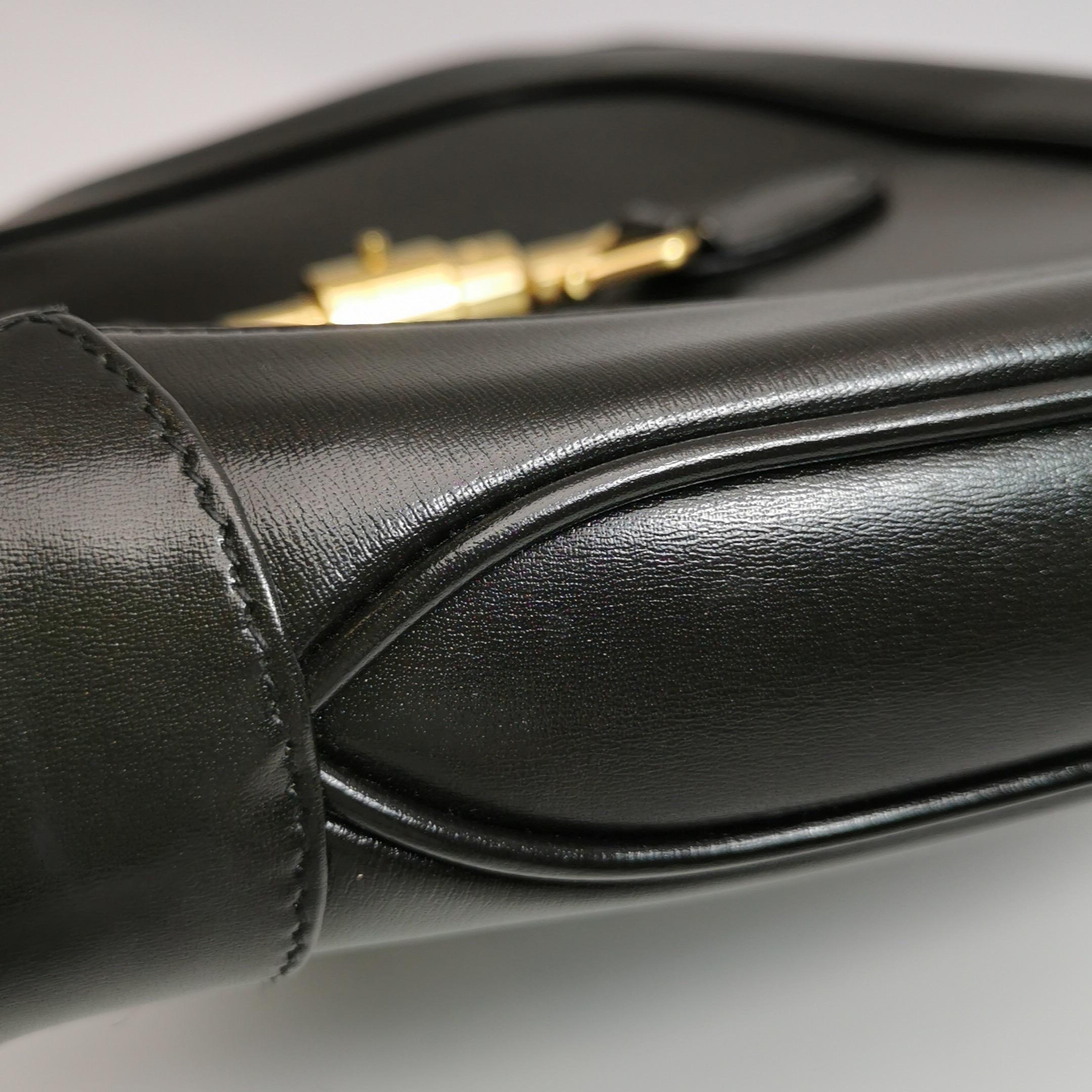 Gucci Jackie 1961 Black Leather Bag Small With Long Strap en vente 13